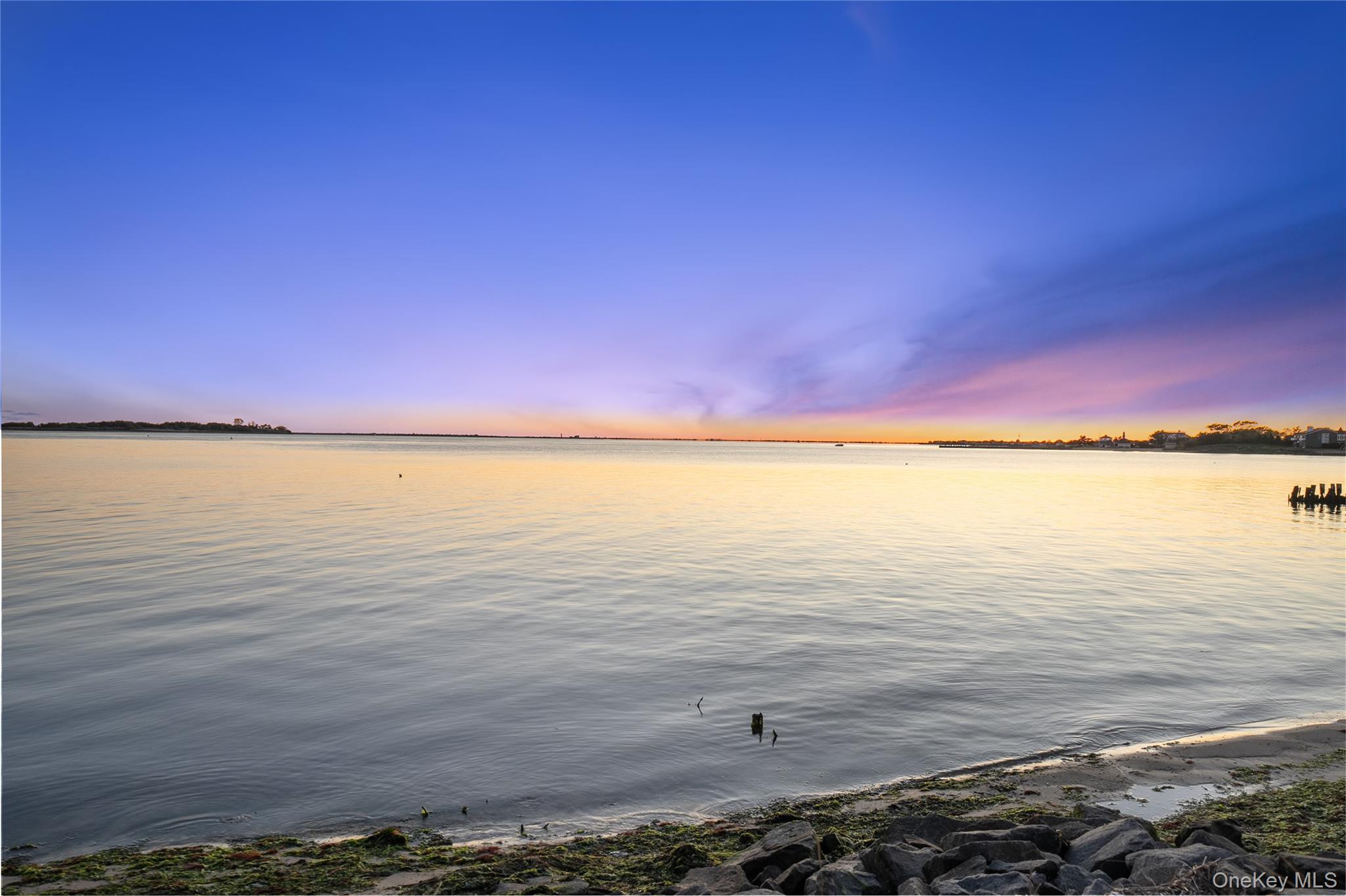 15 Hayes Road, Amity Harbor, NY 11701