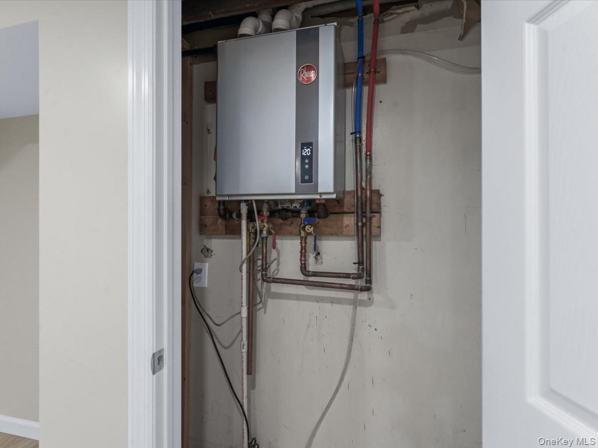 36 S 5th Avenue, Brentwood, NY 11717