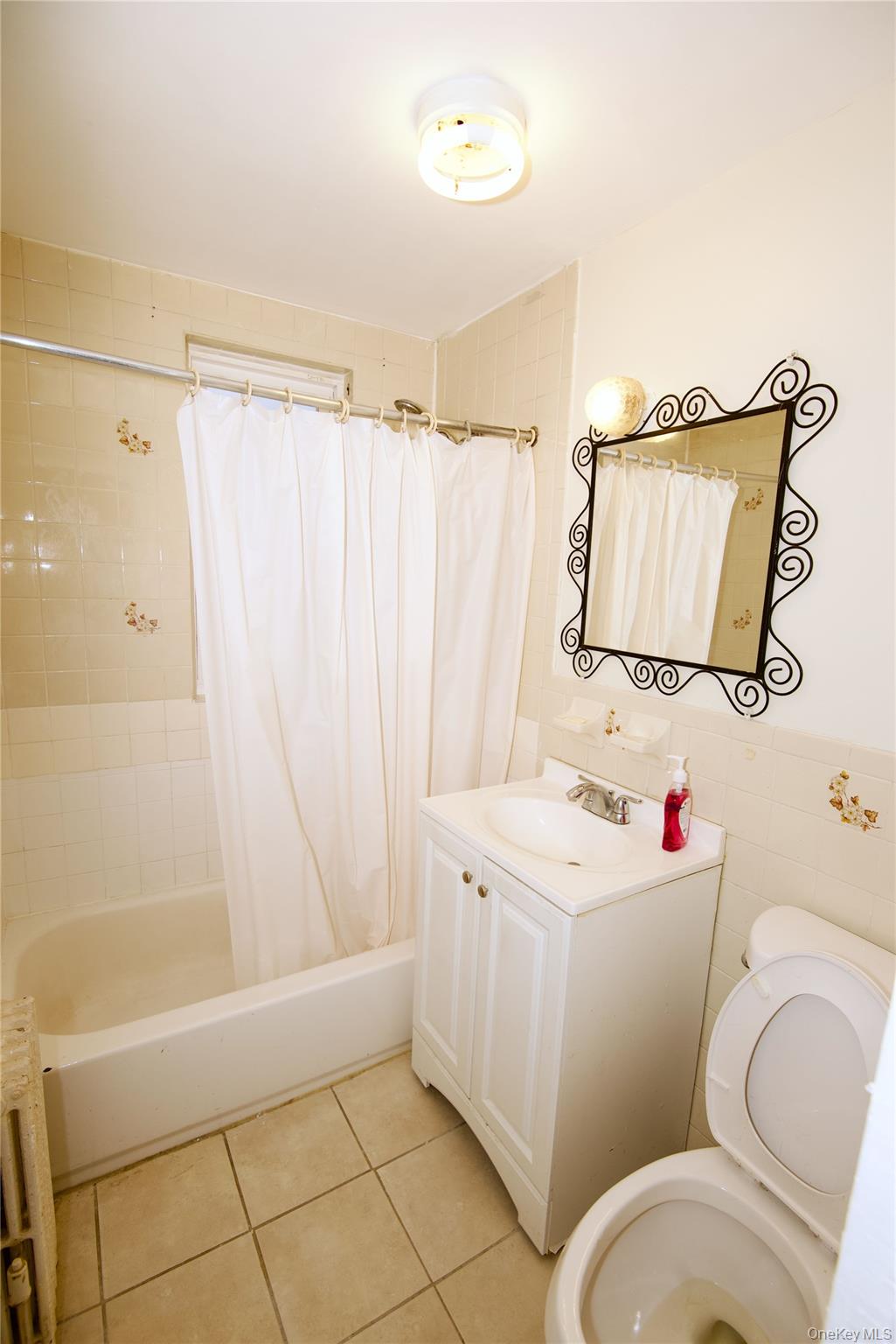 10416 124th Street, Richmond Hill, NY 11419