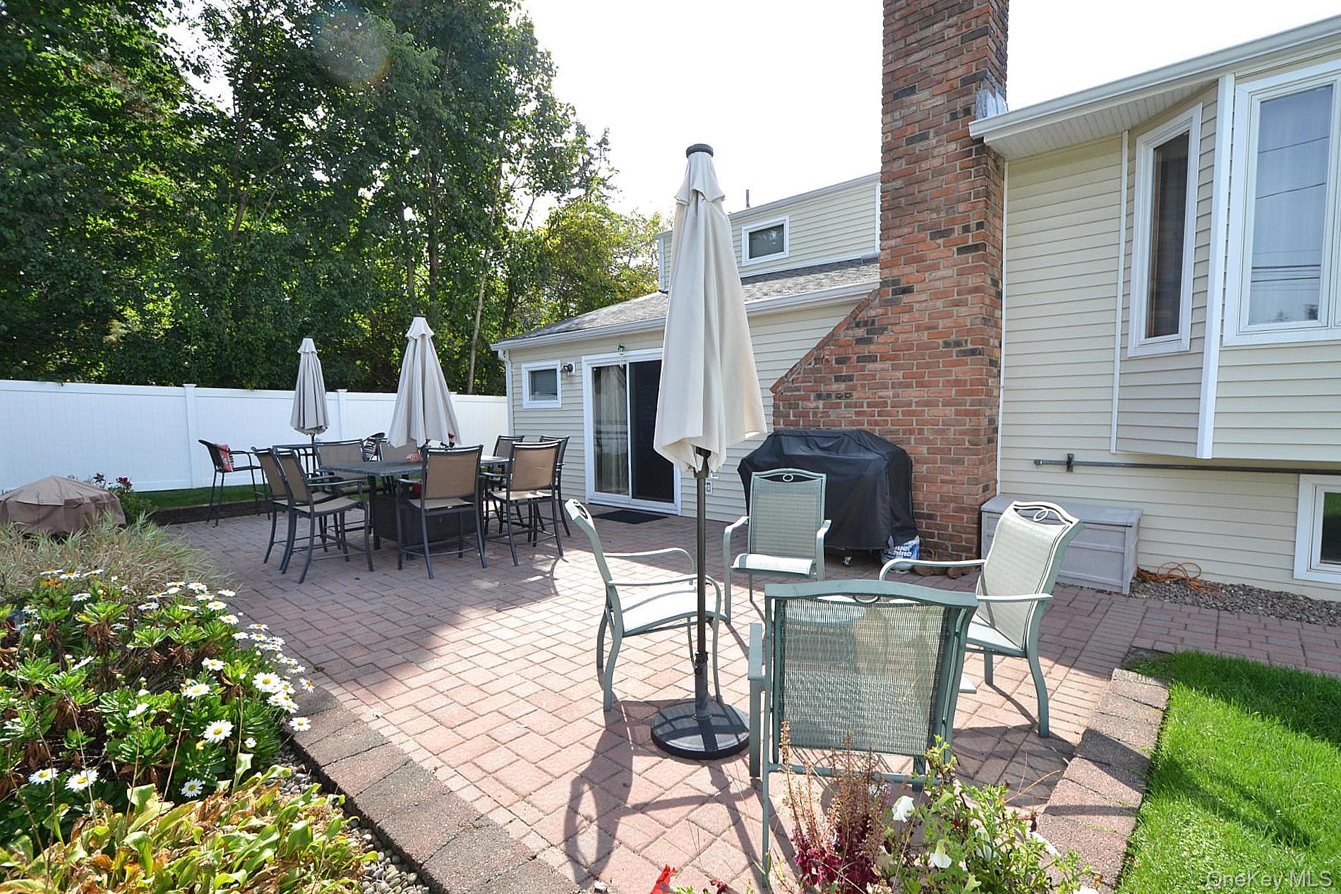 11 Barkley Lane, Nesconset, NY 11767