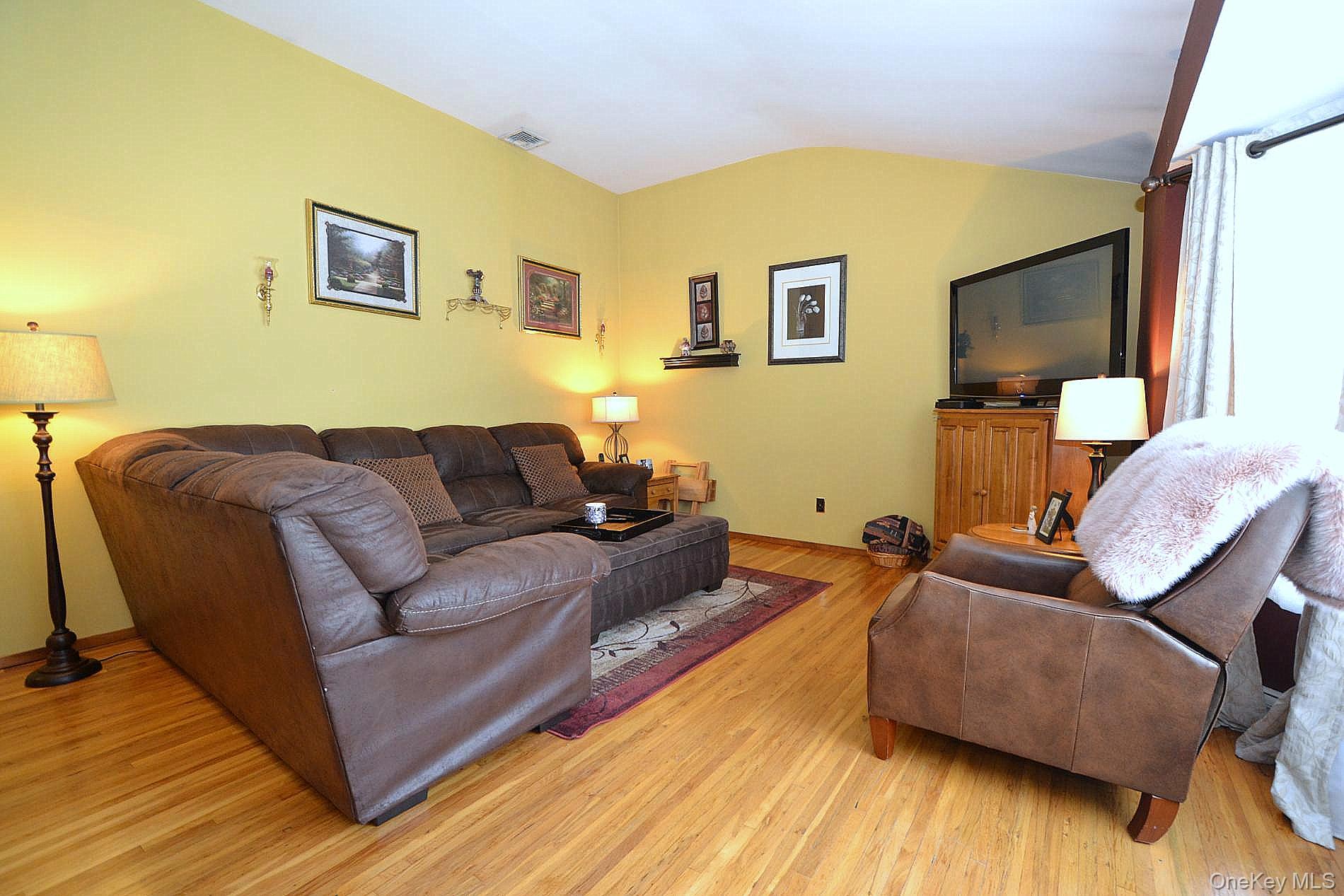 11 Barkley Lane, Nesconset, NY 11767