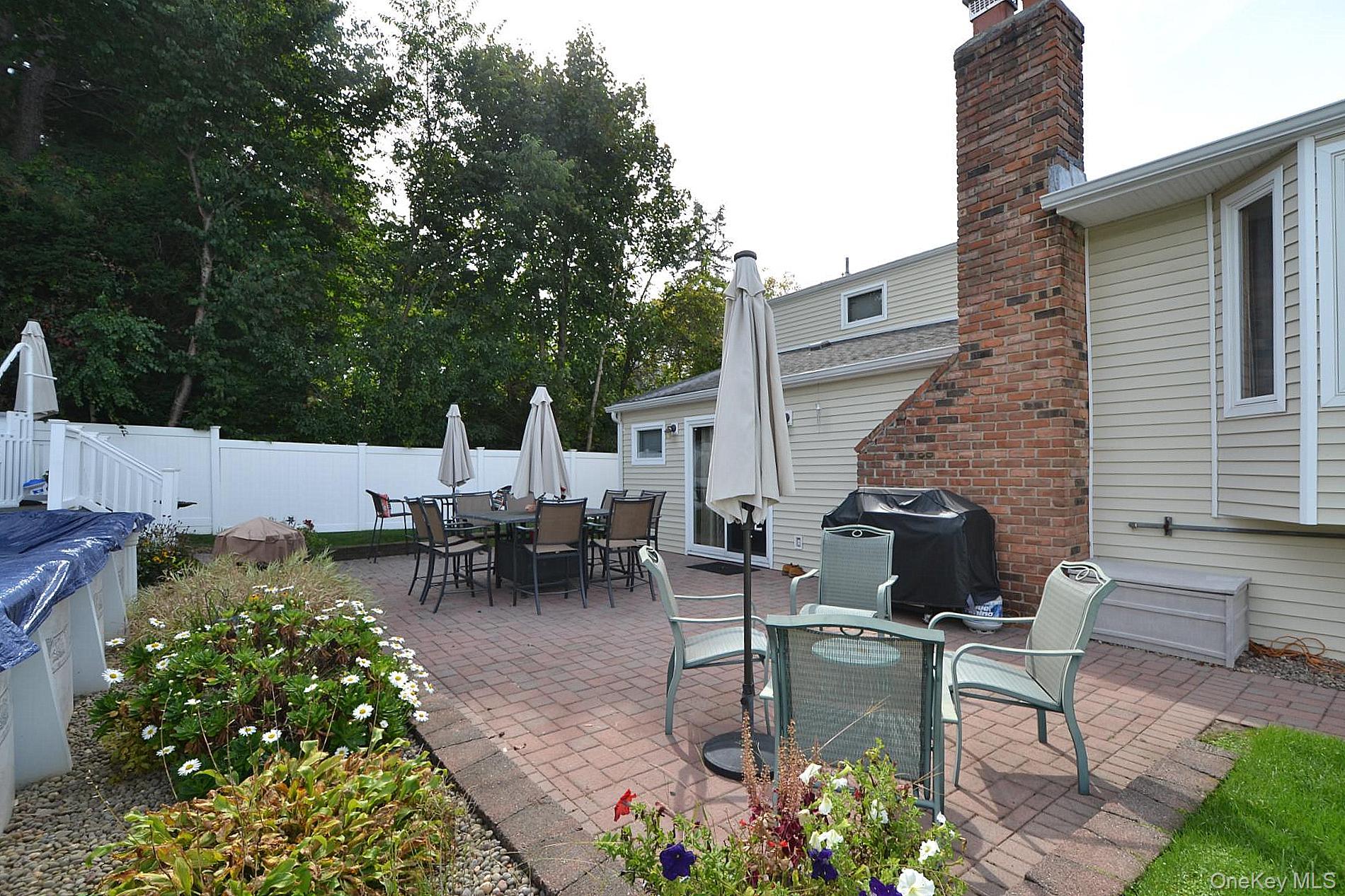 11 Barkley Lane, Nesconset, NY 11767