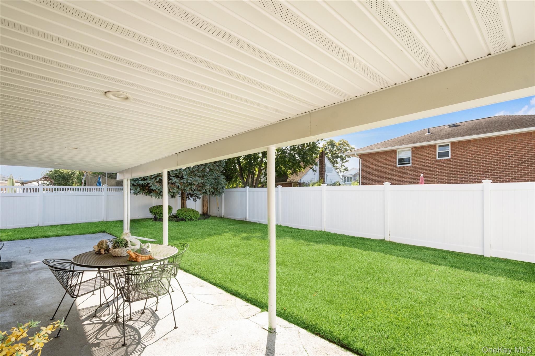 2 Martin Place, Syosset, NY 11791