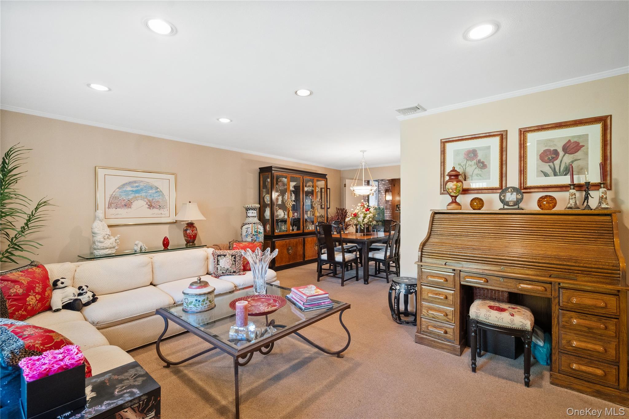 2 Martin Place, Syosset, NY 11791