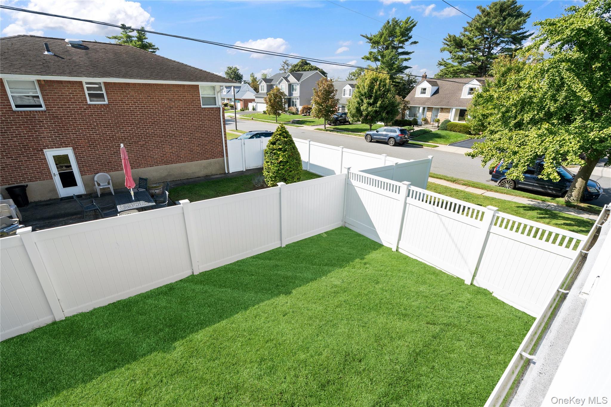 2 Martin Place, Syosset, NY 11791