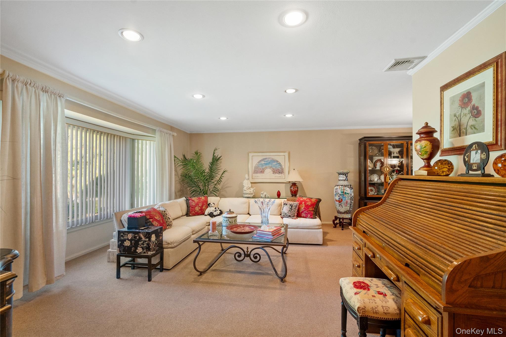 2 Martin Place, Syosset, NY 11791