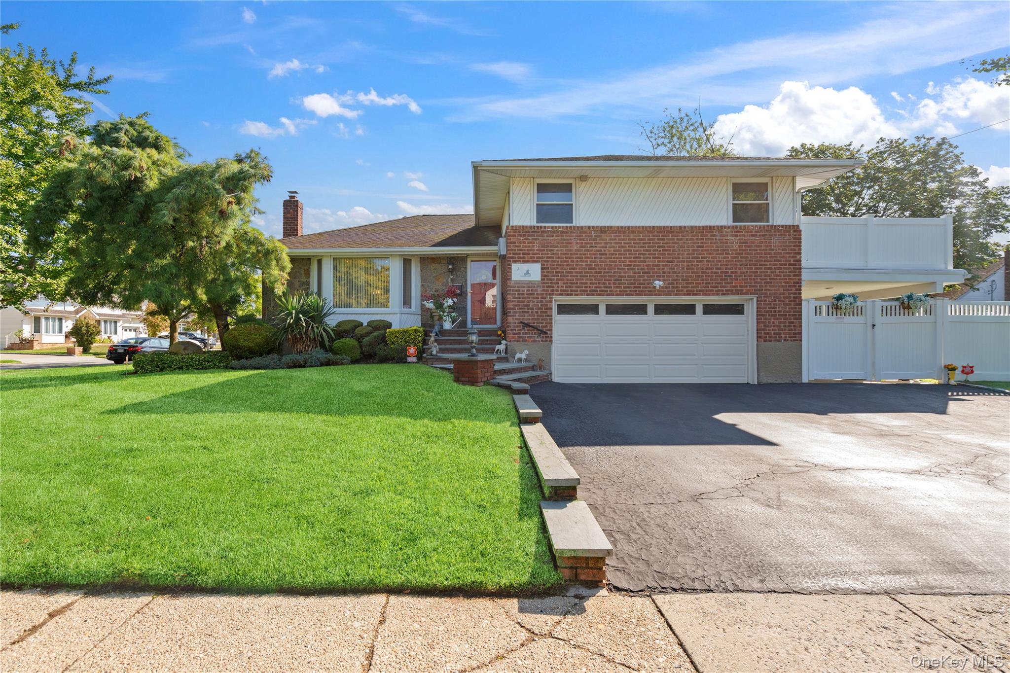 2 Martin Place, Syosset, NY 11791