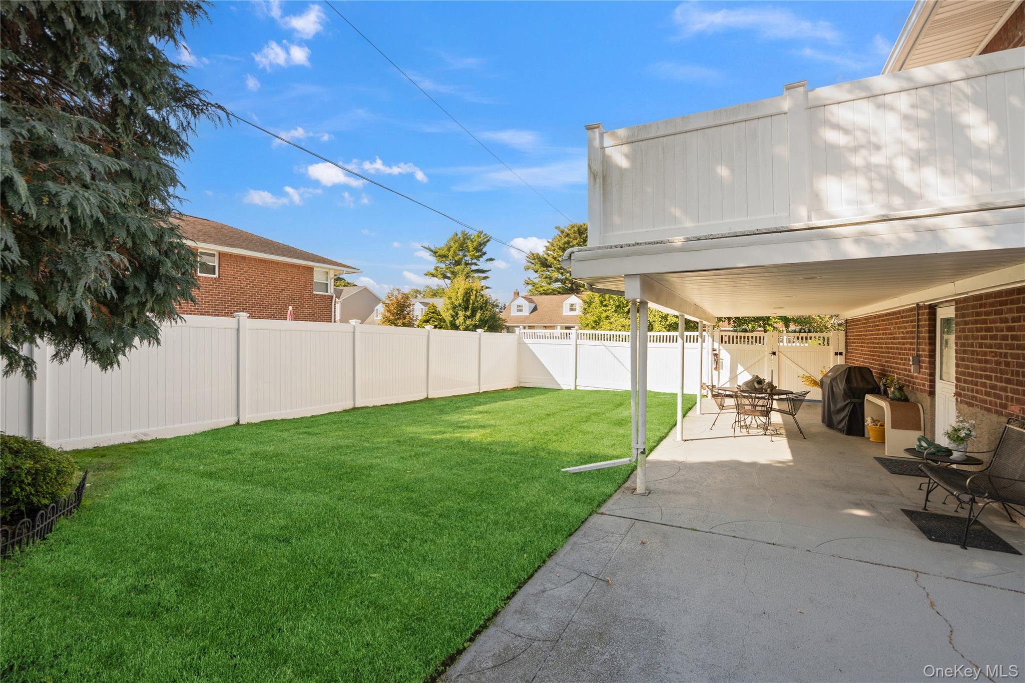 2 Martin Place, Syosset, NY 11791