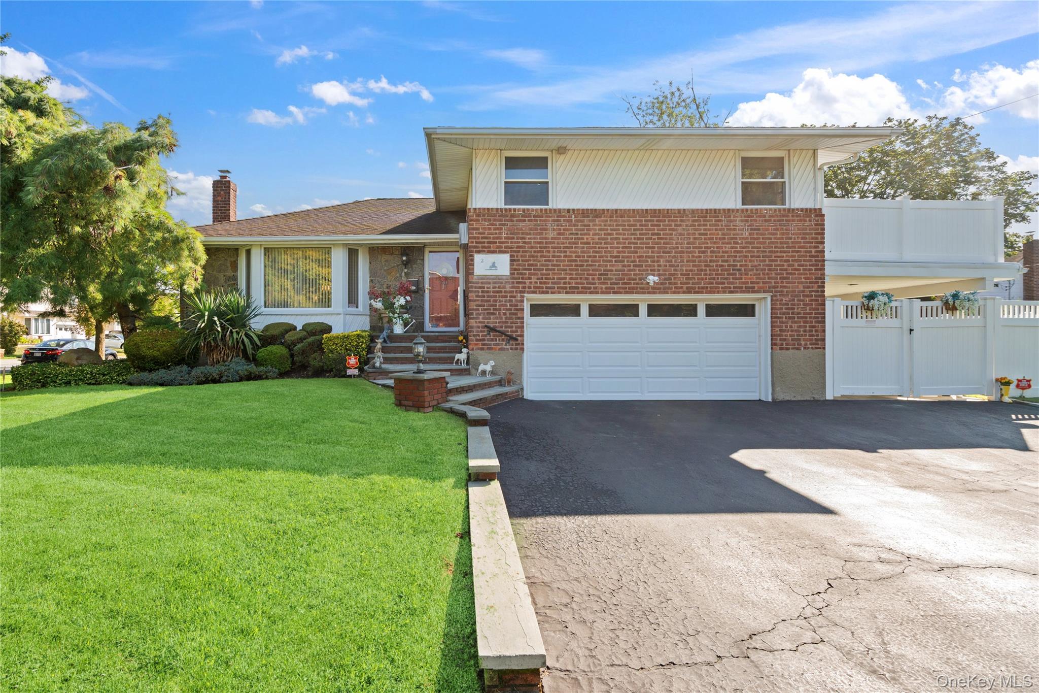 2 Martin Place, Syosset, NY 11791