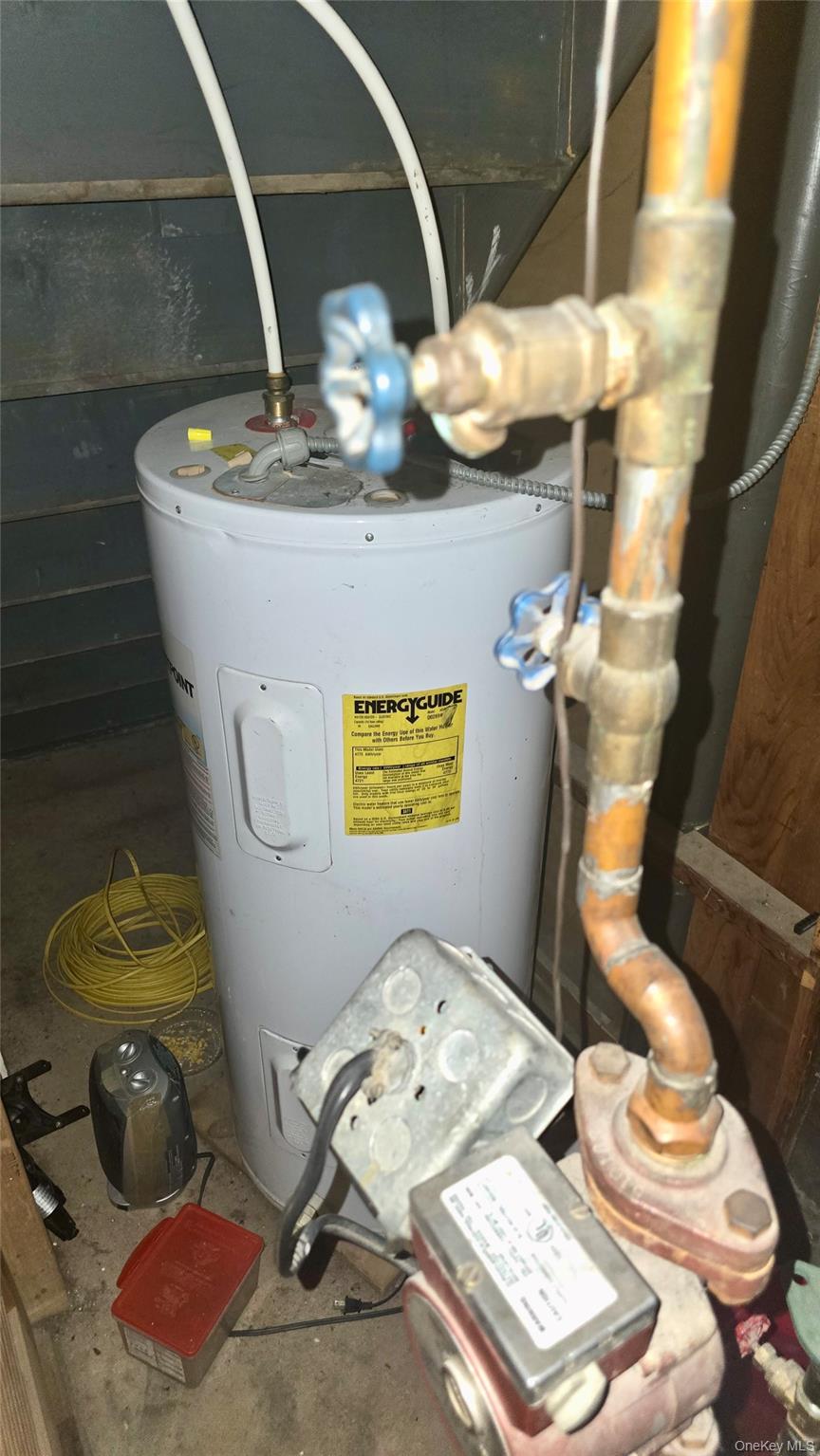 31 Perry Street, Brentwood, NY 11717