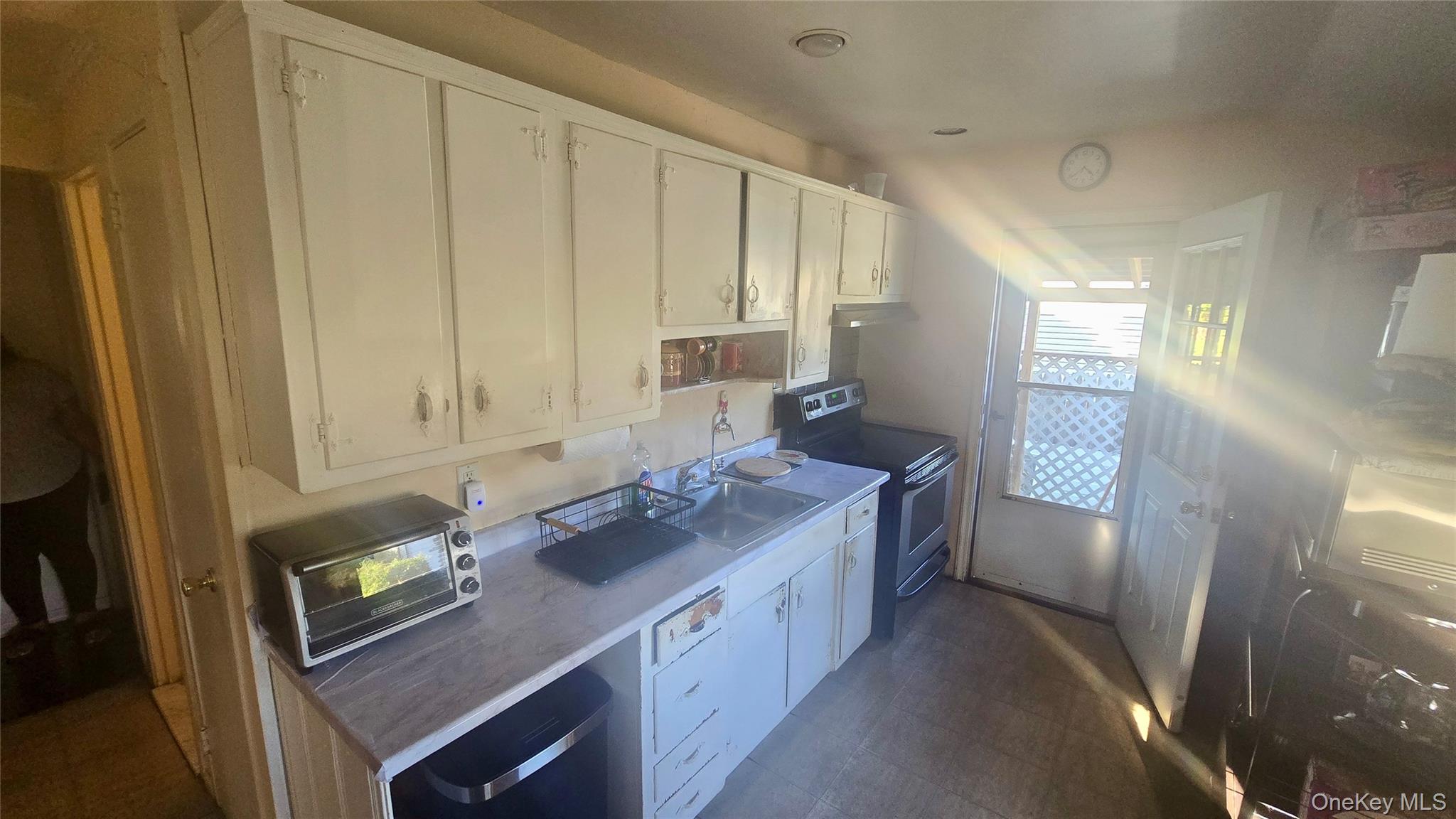 31 Perry Street, Brentwood, NY 11717