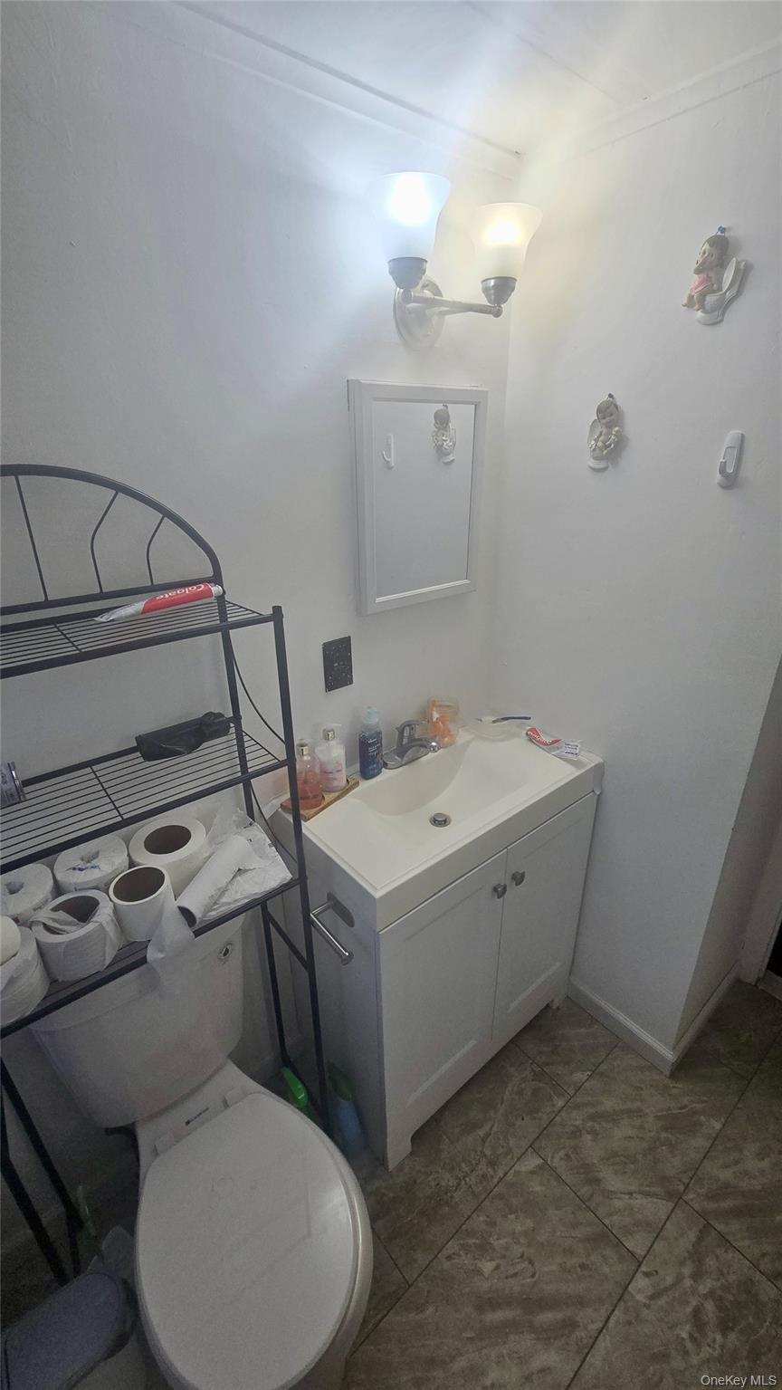 31 Perry Street, Brentwood, NY 11717