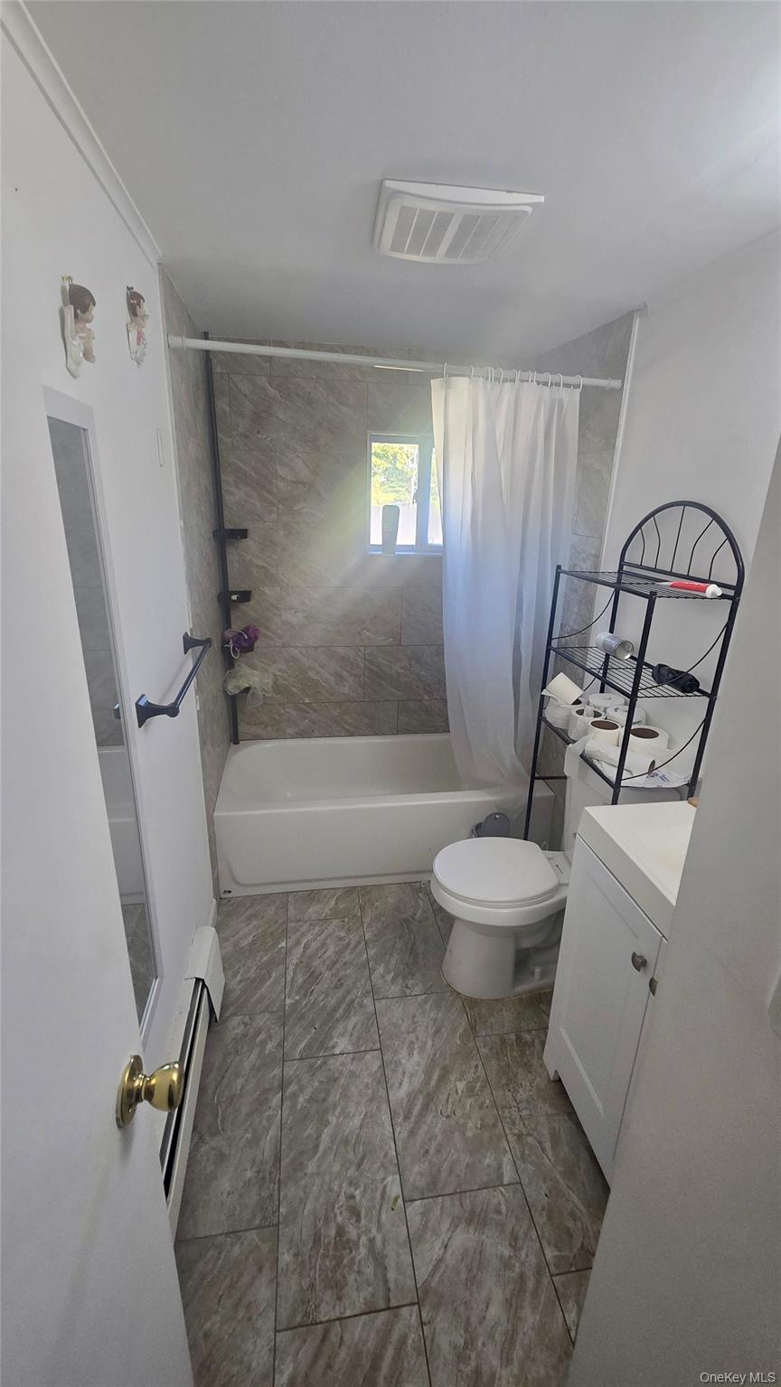 31 Perry Street, Brentwood, NY 11717