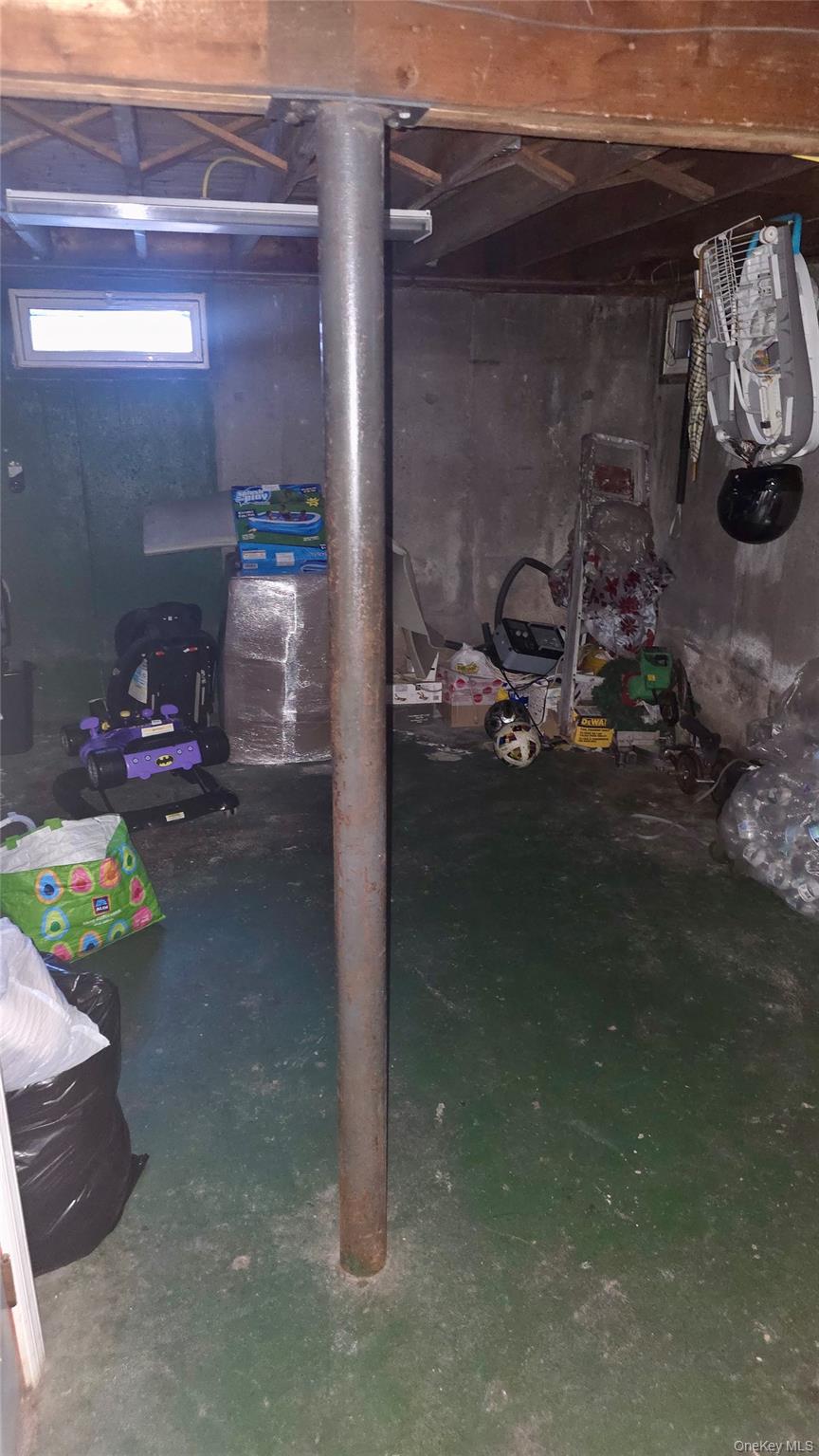 31 Perry Street, Brentwood, NY 11717