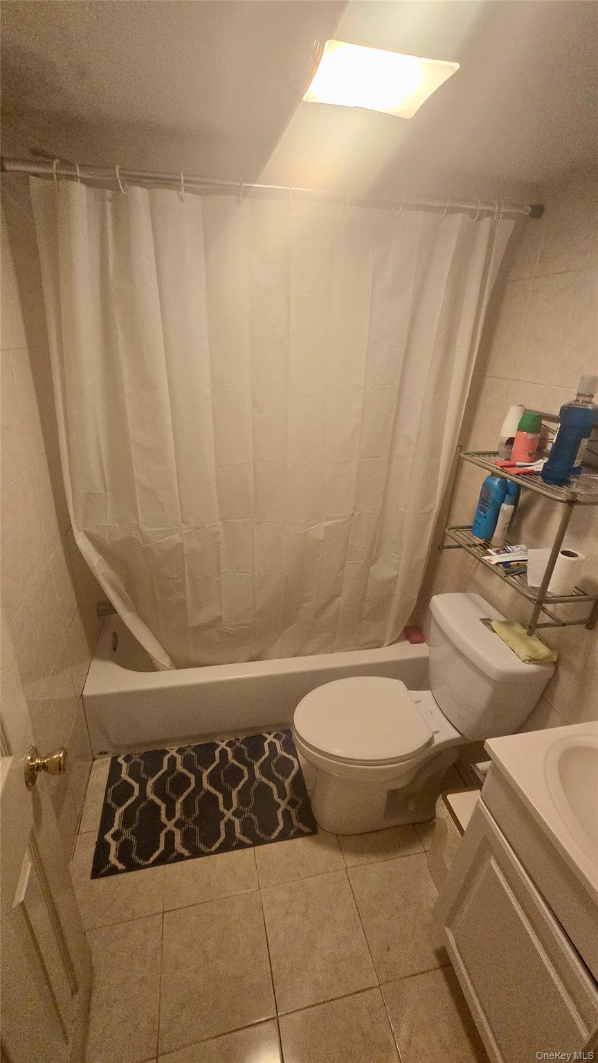 31 Perry Street, Brentwood, NY 11717