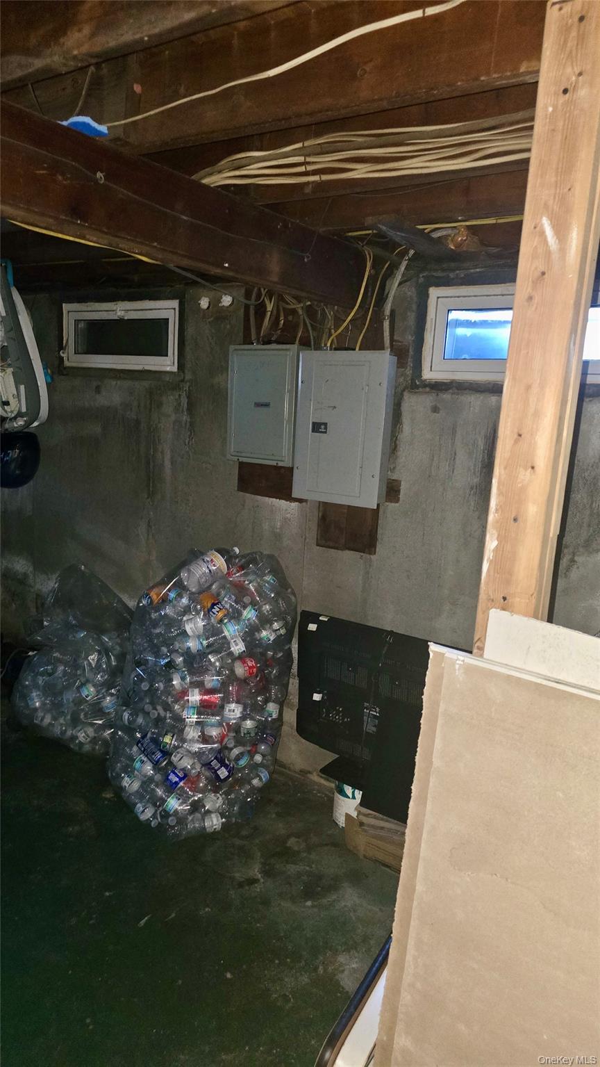 31 Perry Street, Brentwood, NY 11717