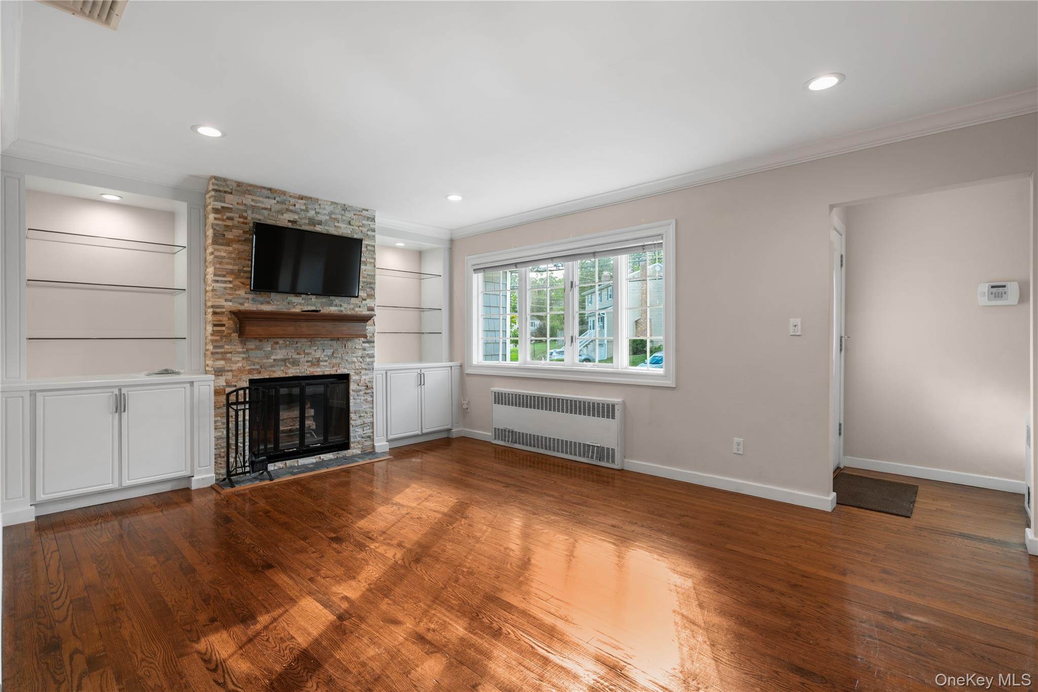 178 Melville Road, South Huntington, NY 11746