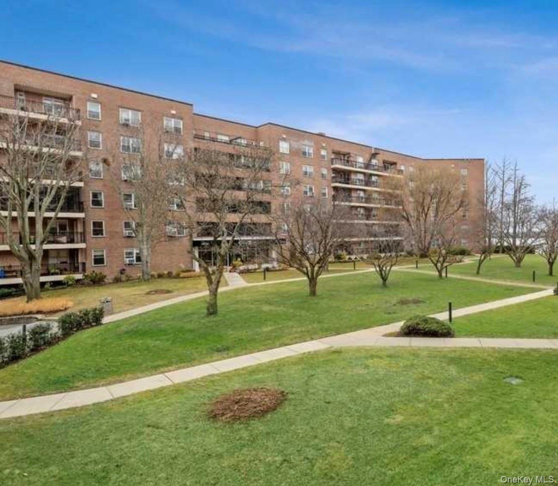 162-01 Powell Cove Boulevard # 1M, Beechhurst, NY 11357