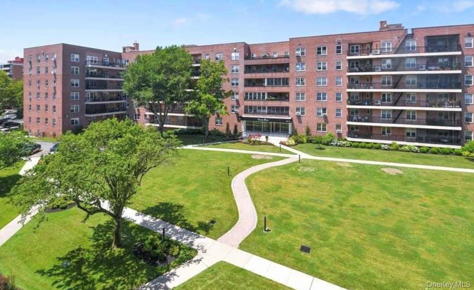 162-01 Powell Cove Boulevard # 1M, Beechhurst, NY 11357