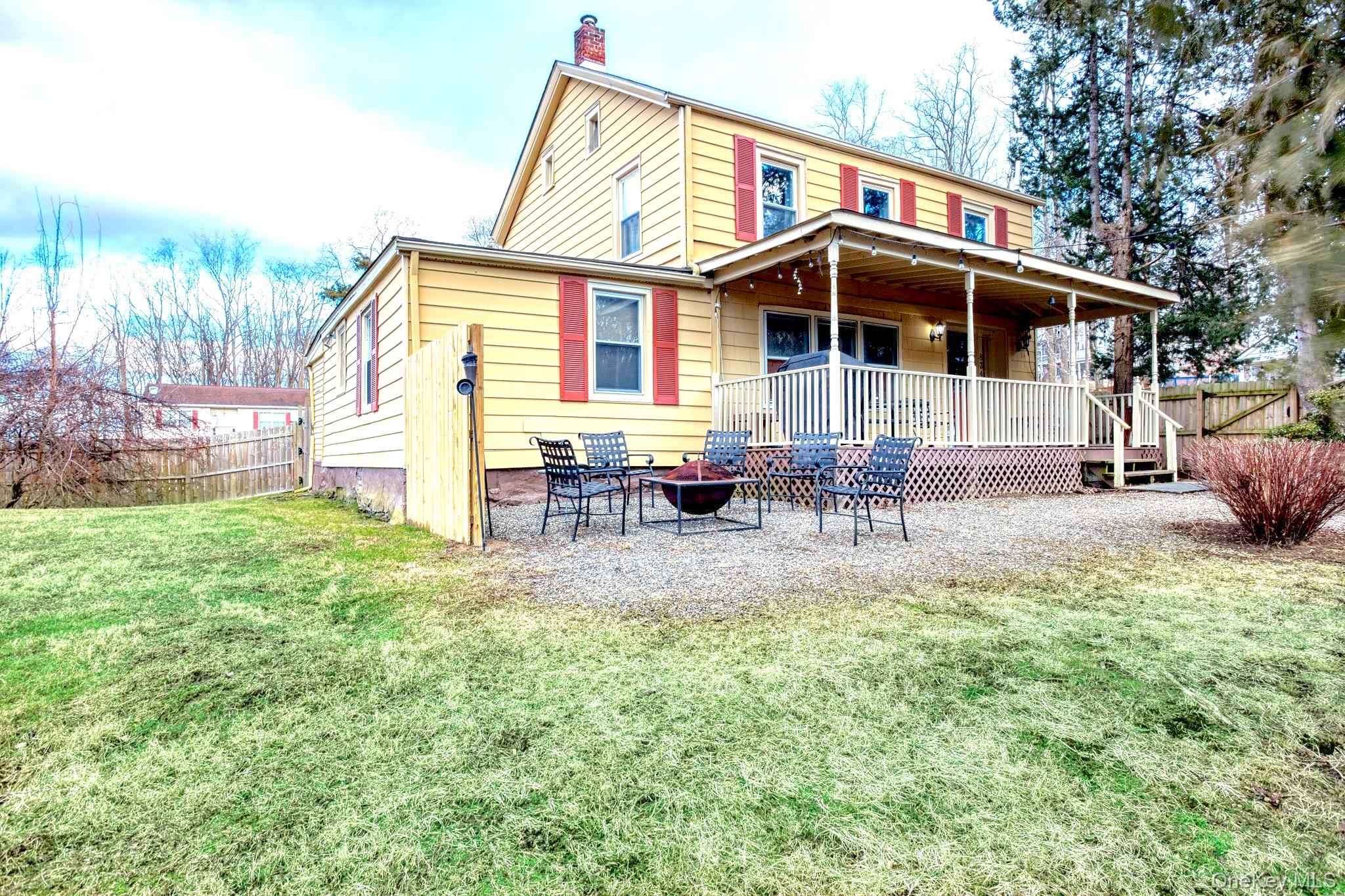 834 First Avenue, Esopus, NY 12401