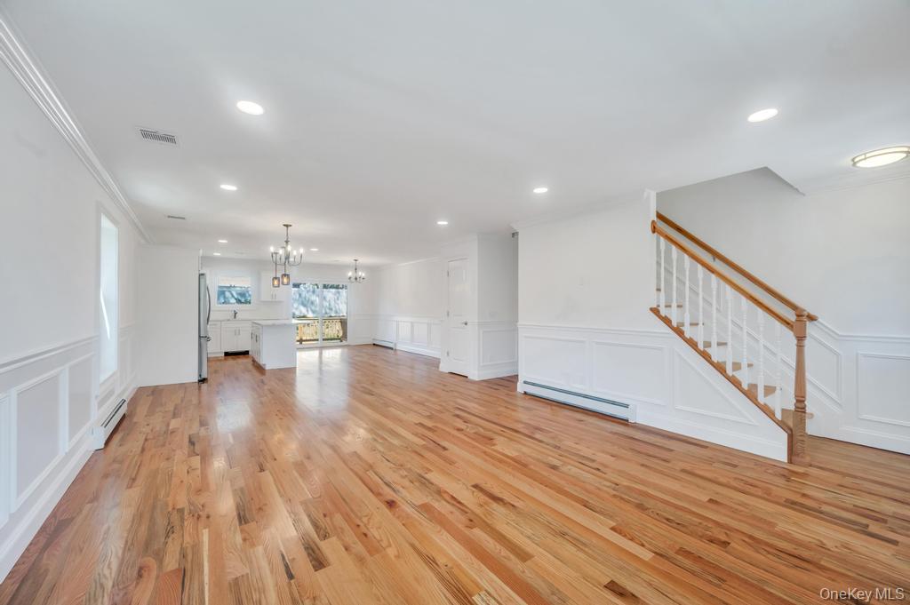 33 Rosemont Avenue, Farmingville, NY 11738