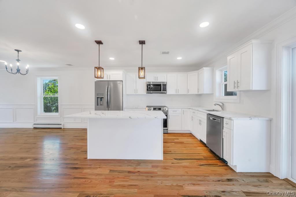 33 Rosemont Avenue, Farmingville, NY 11738