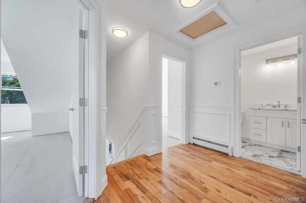 33 Rosemont Avenue, Farmingville, NY 11738