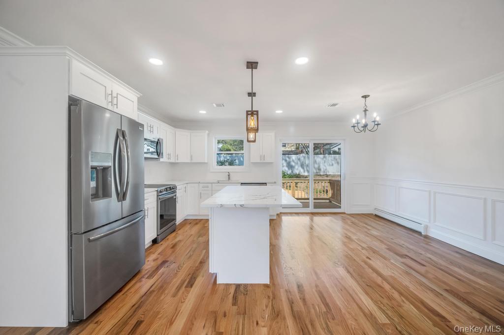 33 Rosemont Avenue, Farmingville, NY 11738