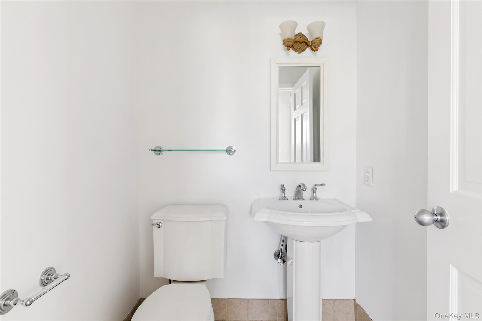 152 N Main Street # G, Huntington, NY 11743