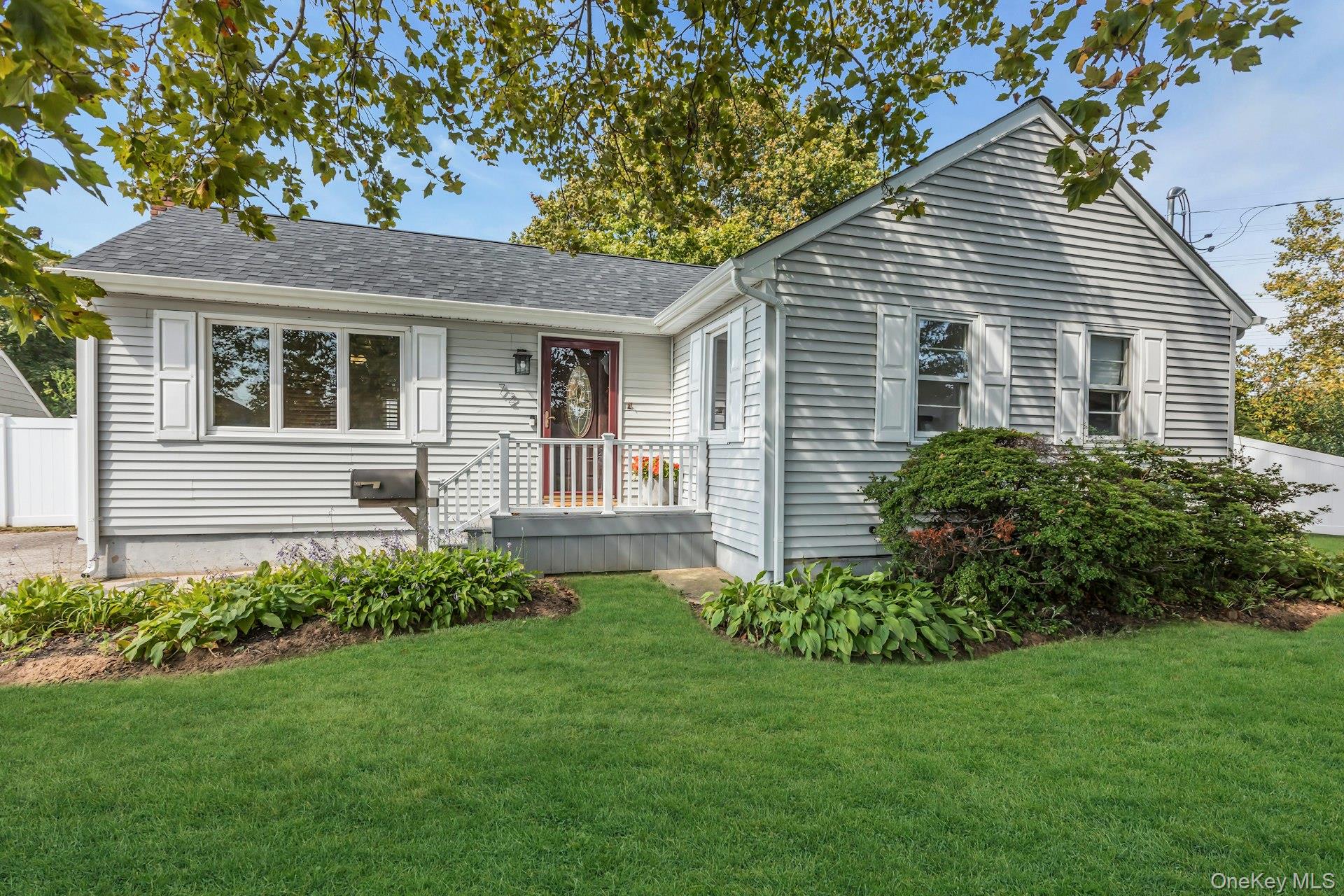 72 Nehring Avenue, Babylon, NY 11702