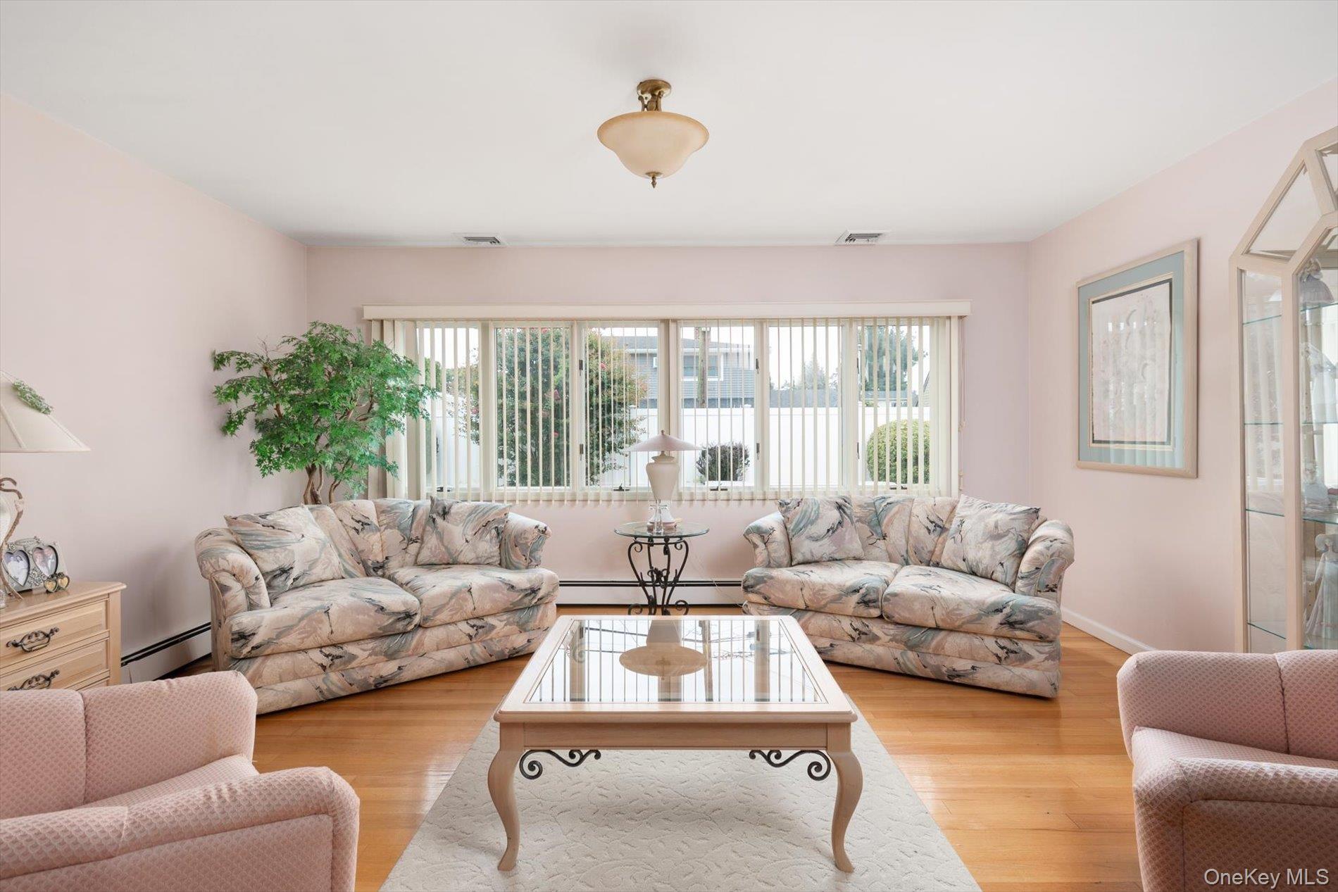 15 Western Lane, Wantagh, NY 11793