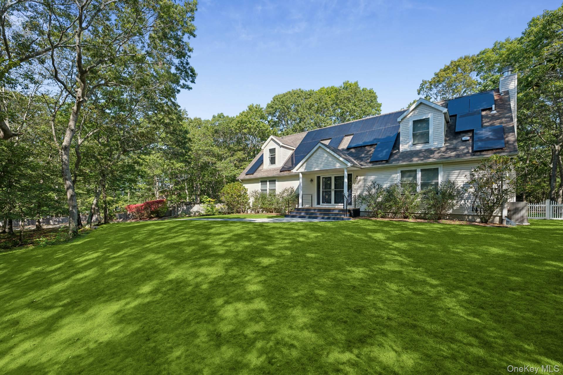 70 Straight Path, Southampton, NY 11968