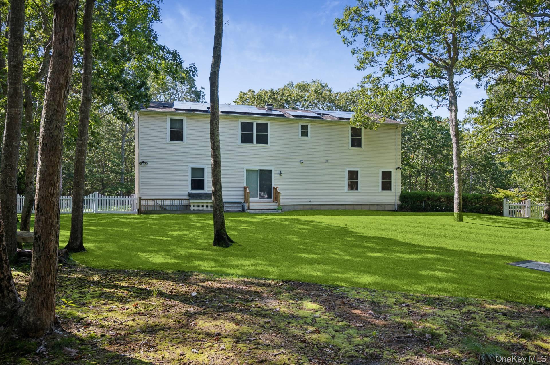 70 Straight Path, Southampton, NY 11968