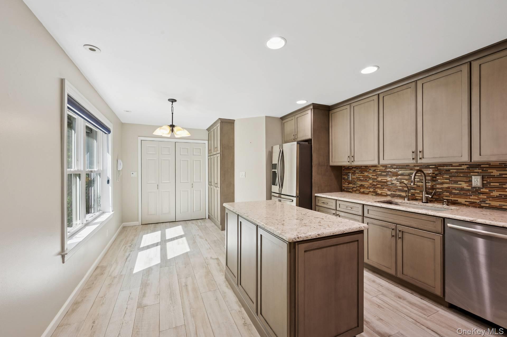 70 Straight Path, Southampton, NY 11968