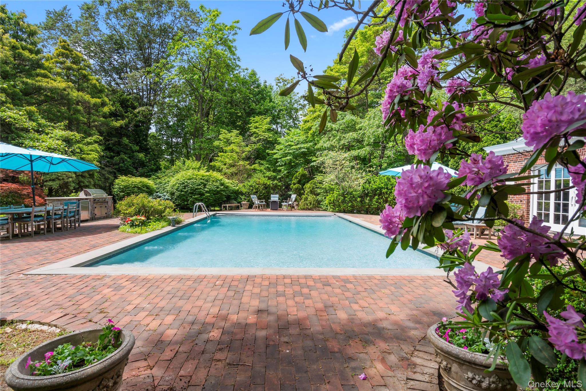 88 Wheatley Road, Old Westbury, NY 11568