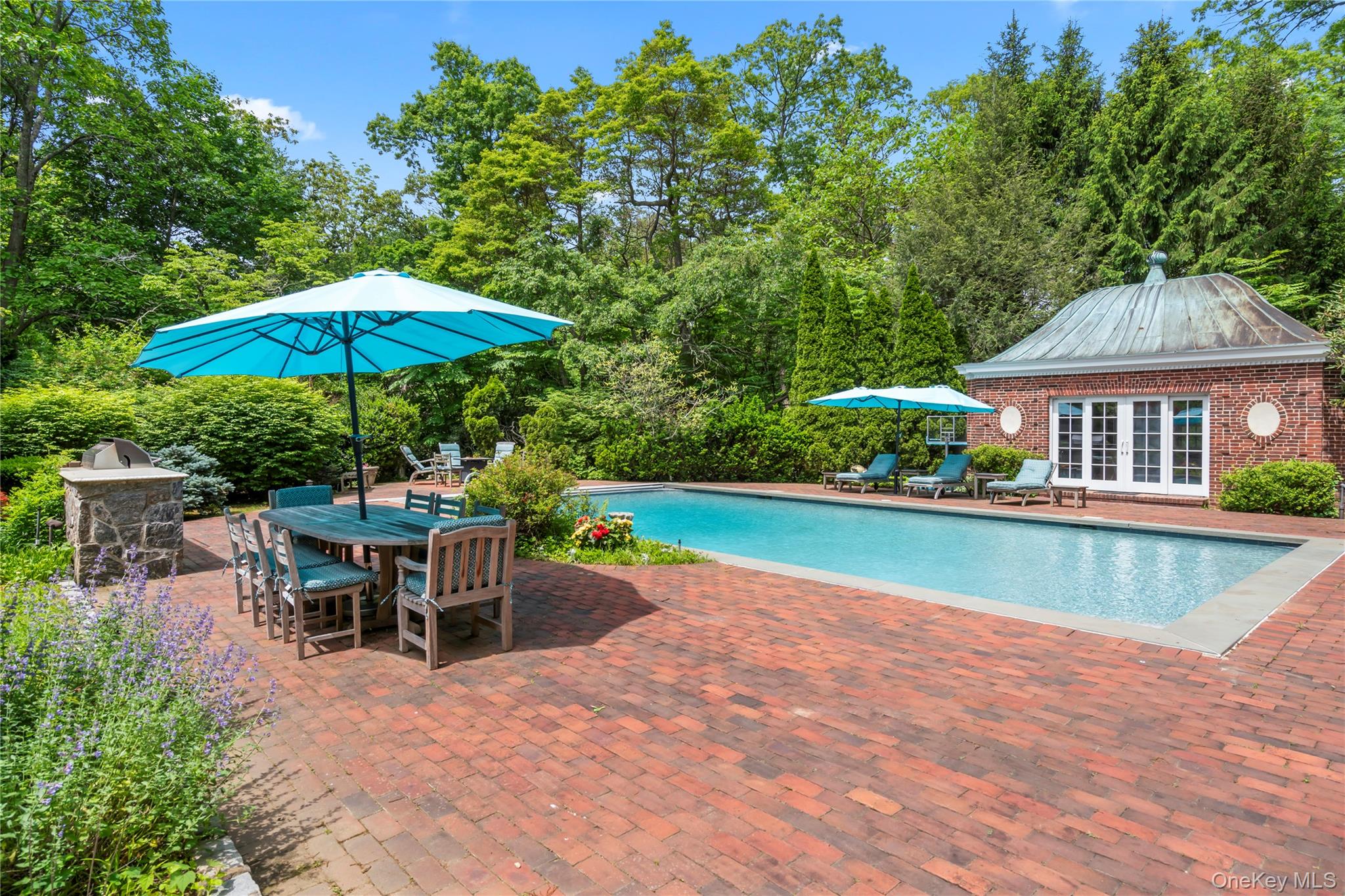 88 Wheatley Road, Old Westbury, NY 11568