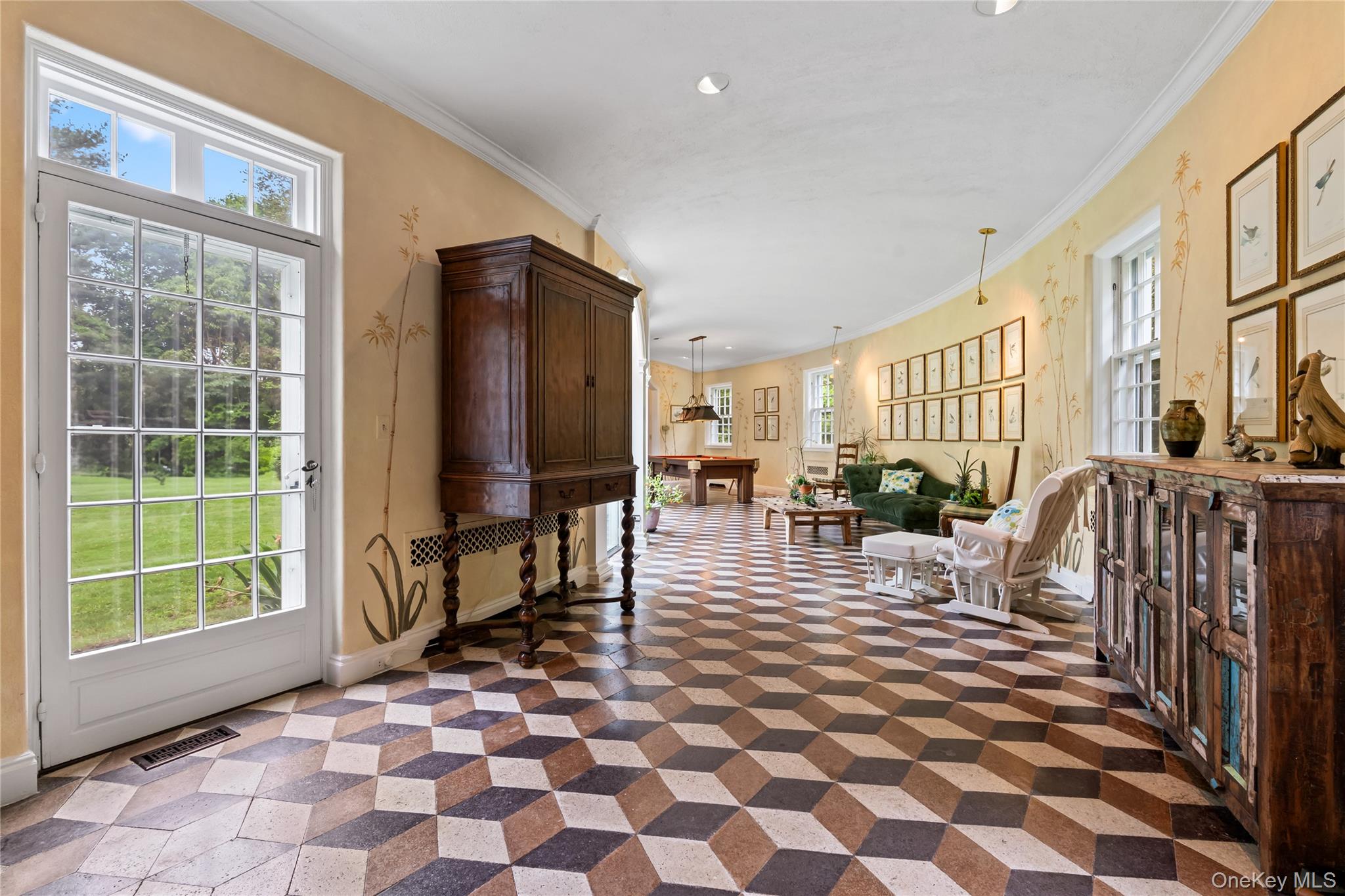 88 Wheatley Road, Old Westbury, NY 11568