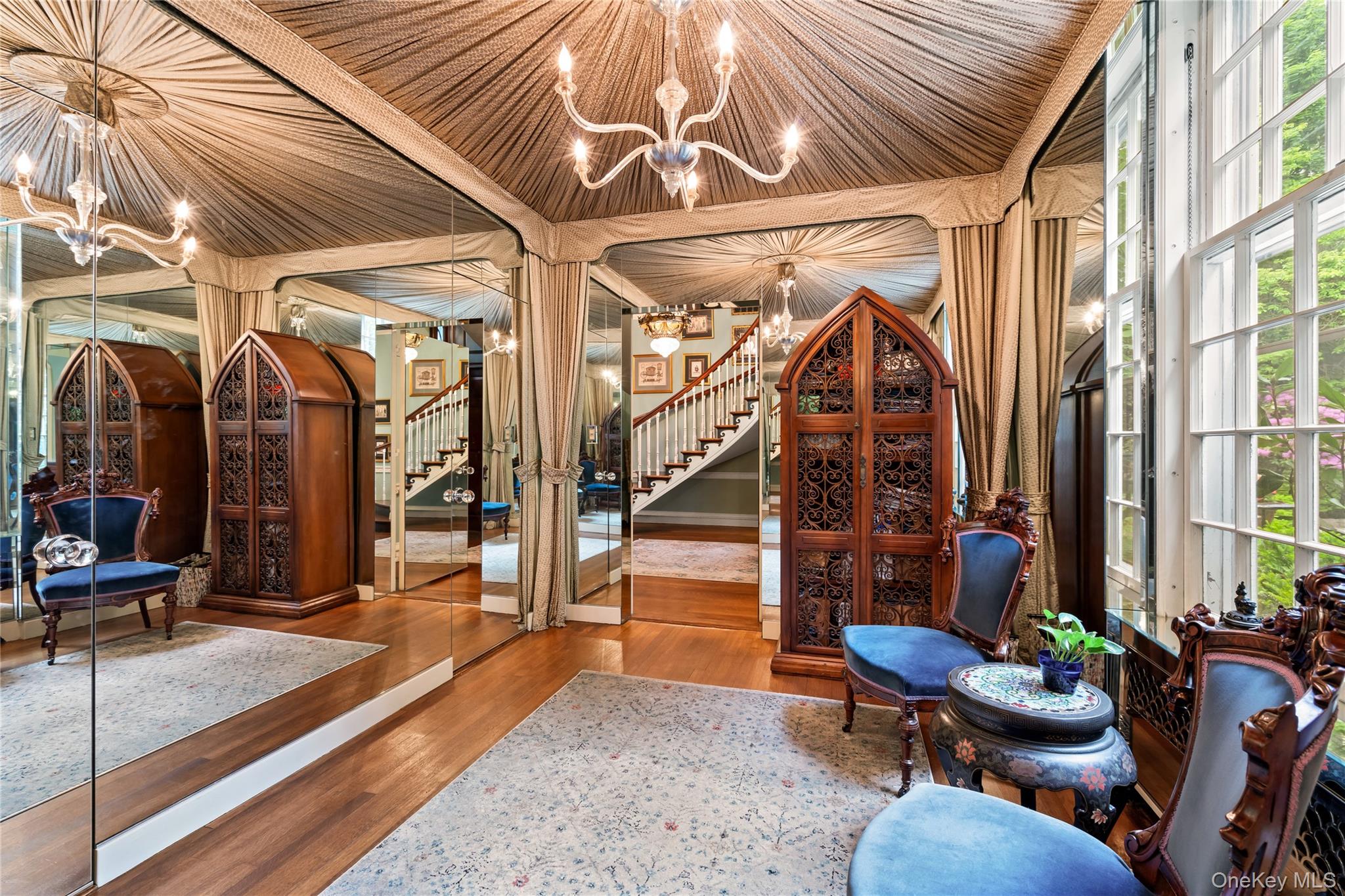 88 Wheatley Road, Old Westbury, NY 11568