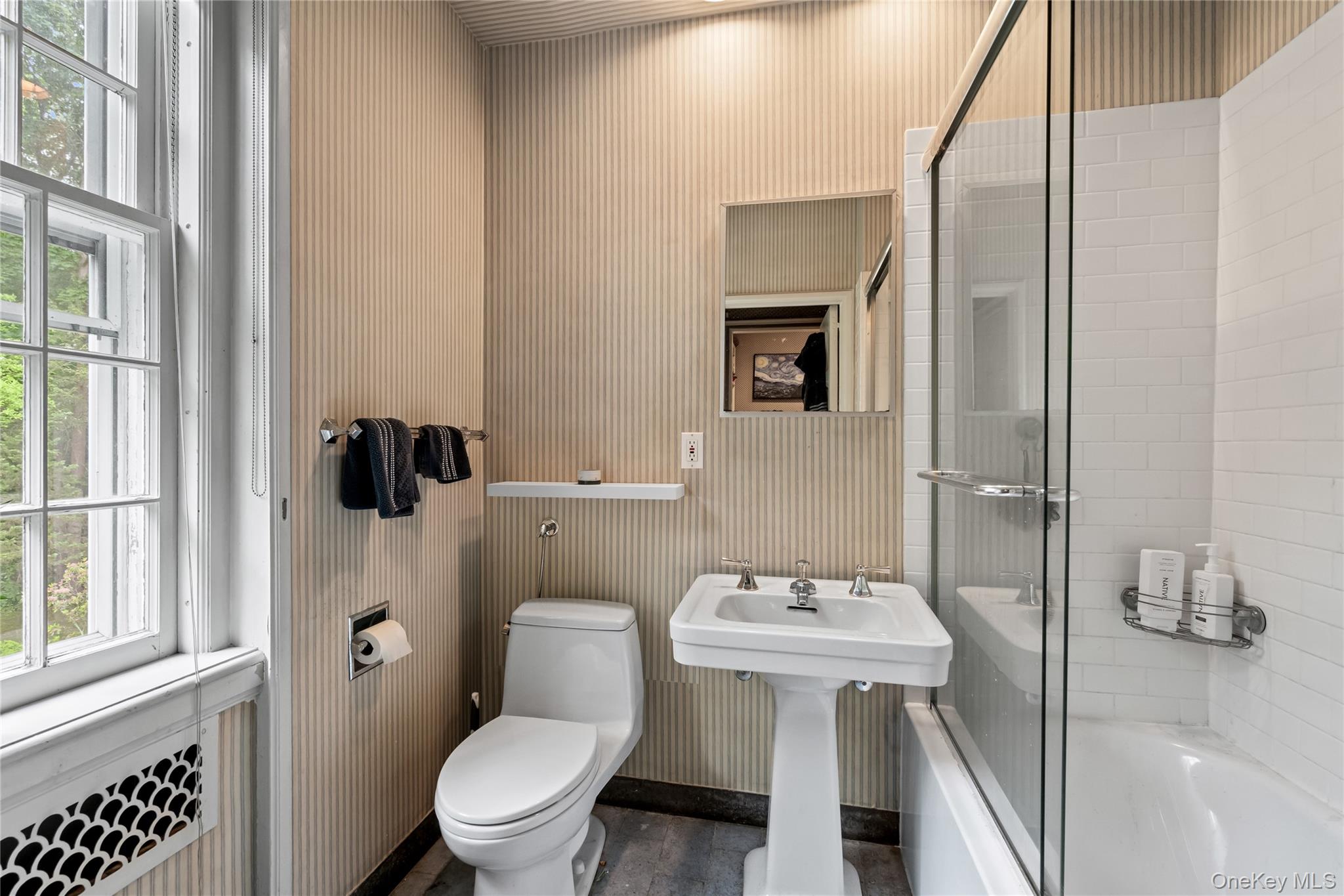 88 Wheatley Road, Old Westbury, NY 11568