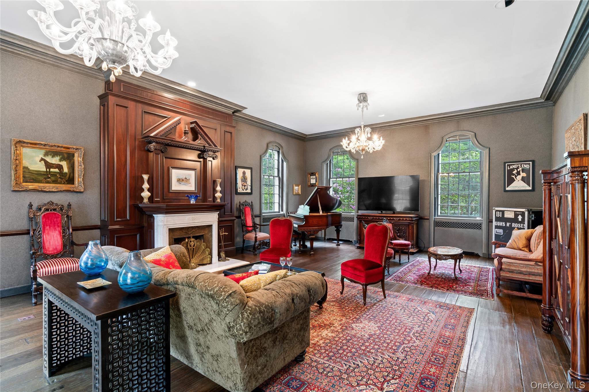 88 Wheatley Road, Old Westbury, NY 11568