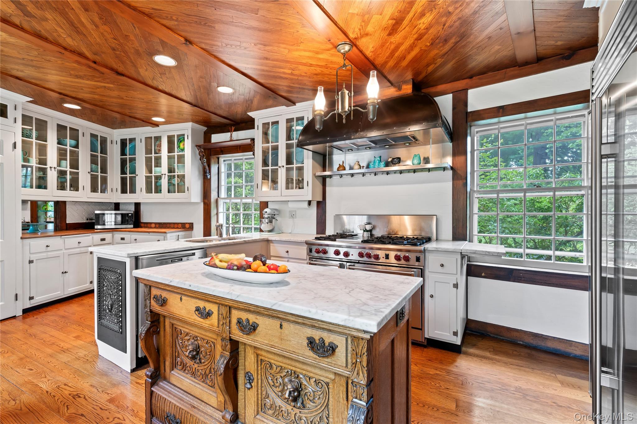 88 Wheatley Road, Old Westbury, NY 11568