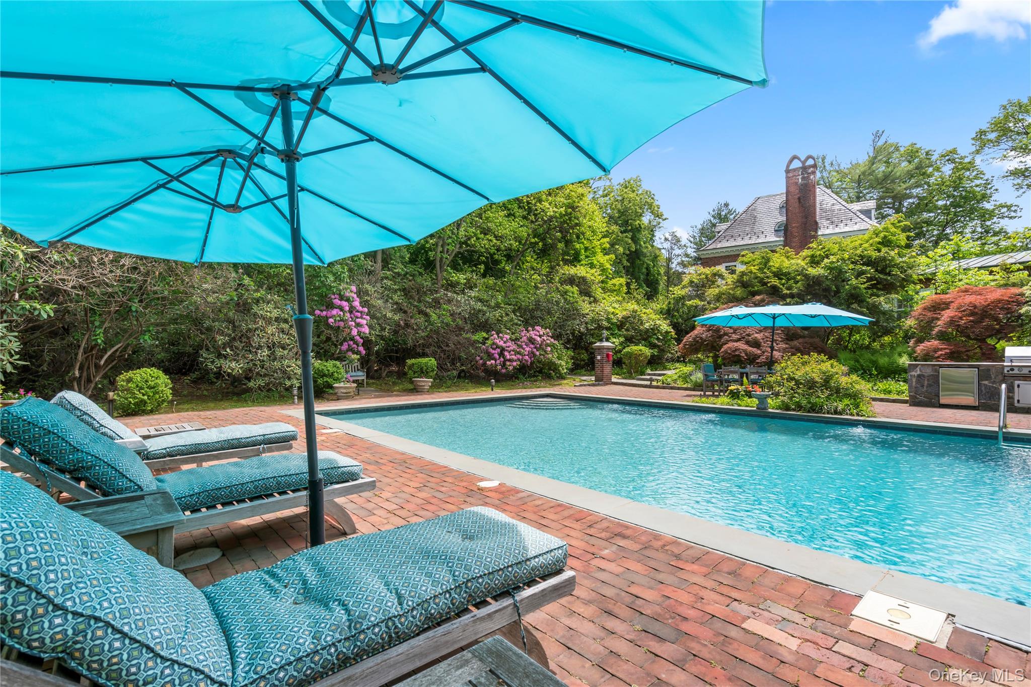 88 Wheatley Road, Old Westbury, NY 11568