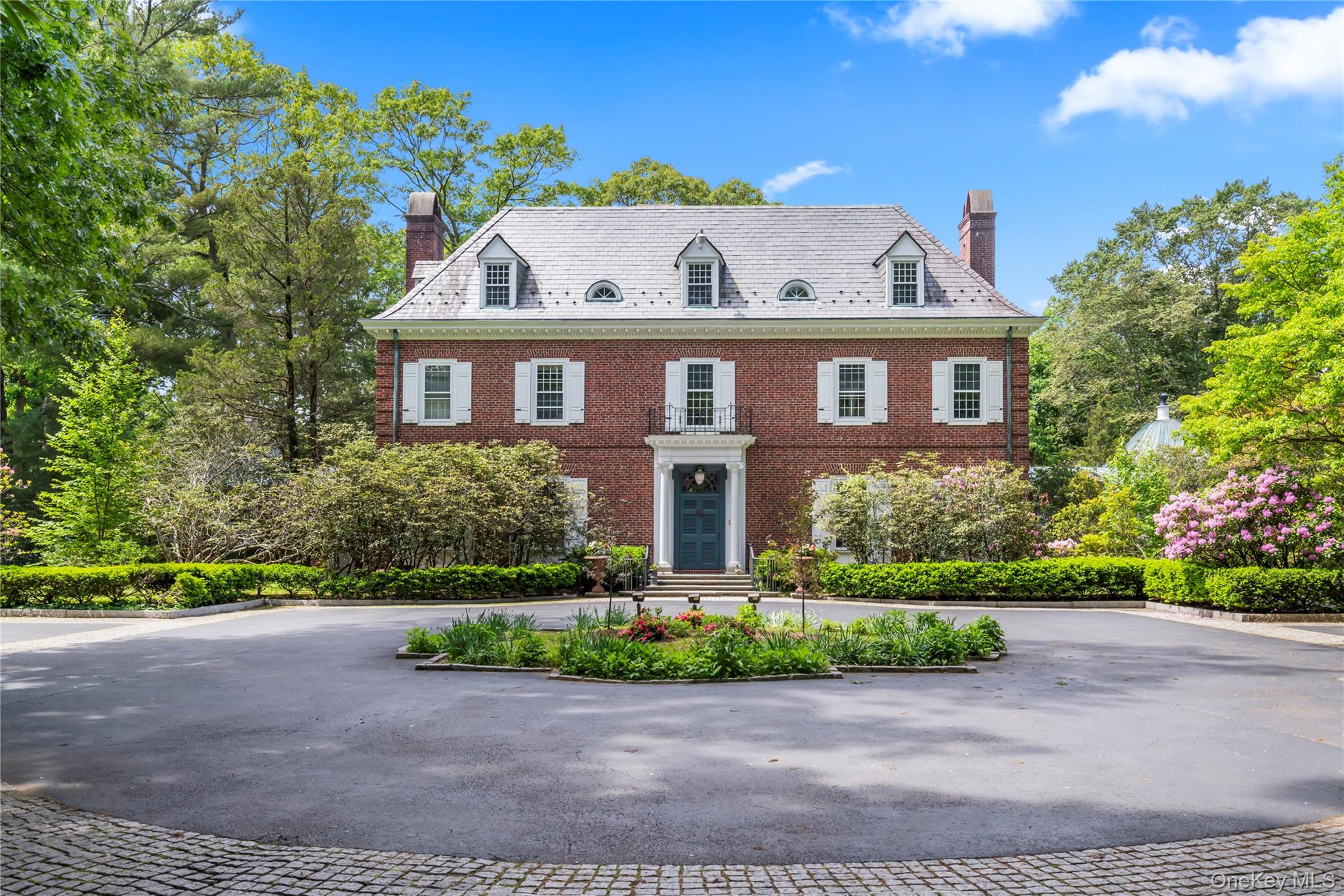 88 Wheatley Road, Old Westbury, NY 11568