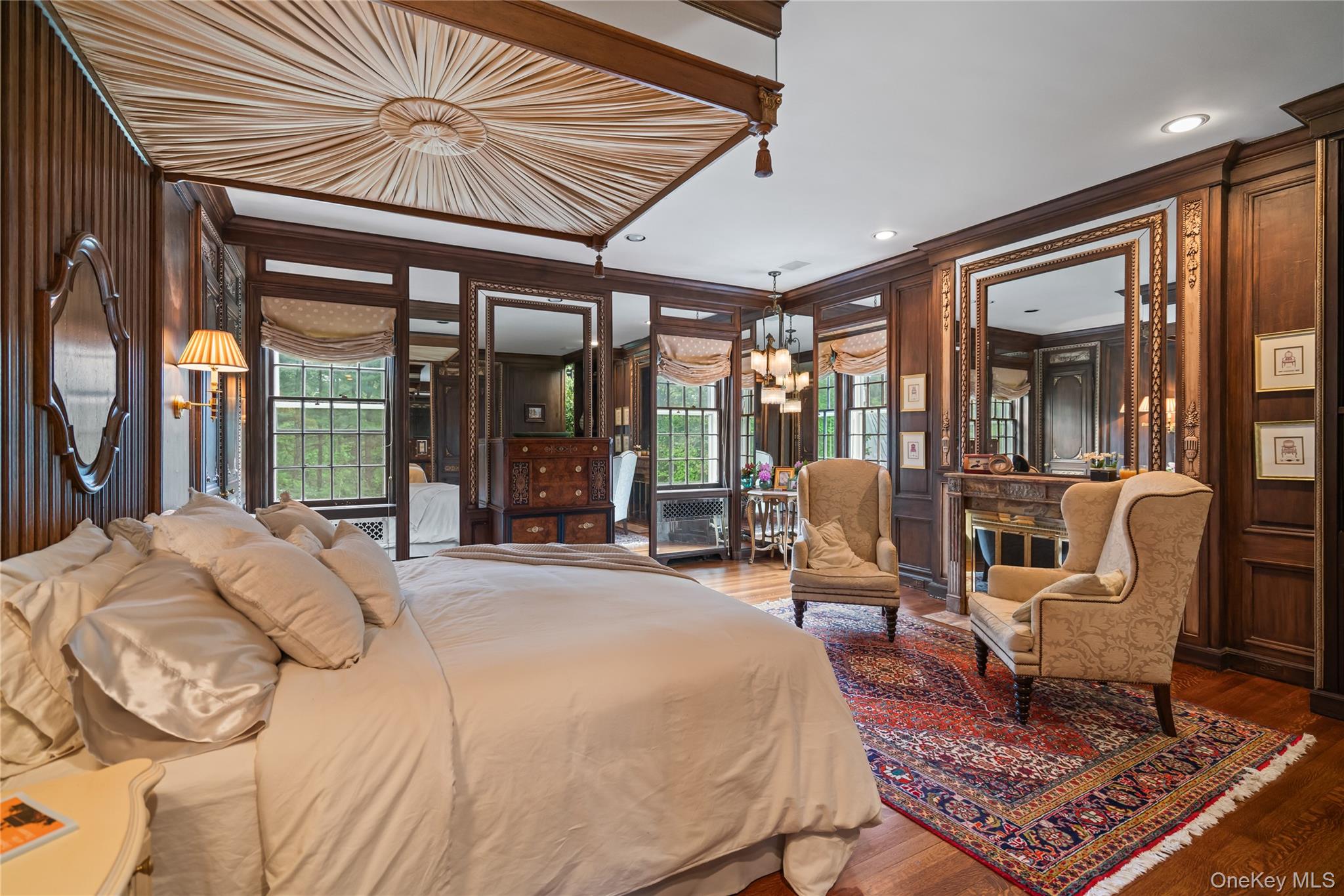 88 Wheatley Road, Old Westbury, NY 11568