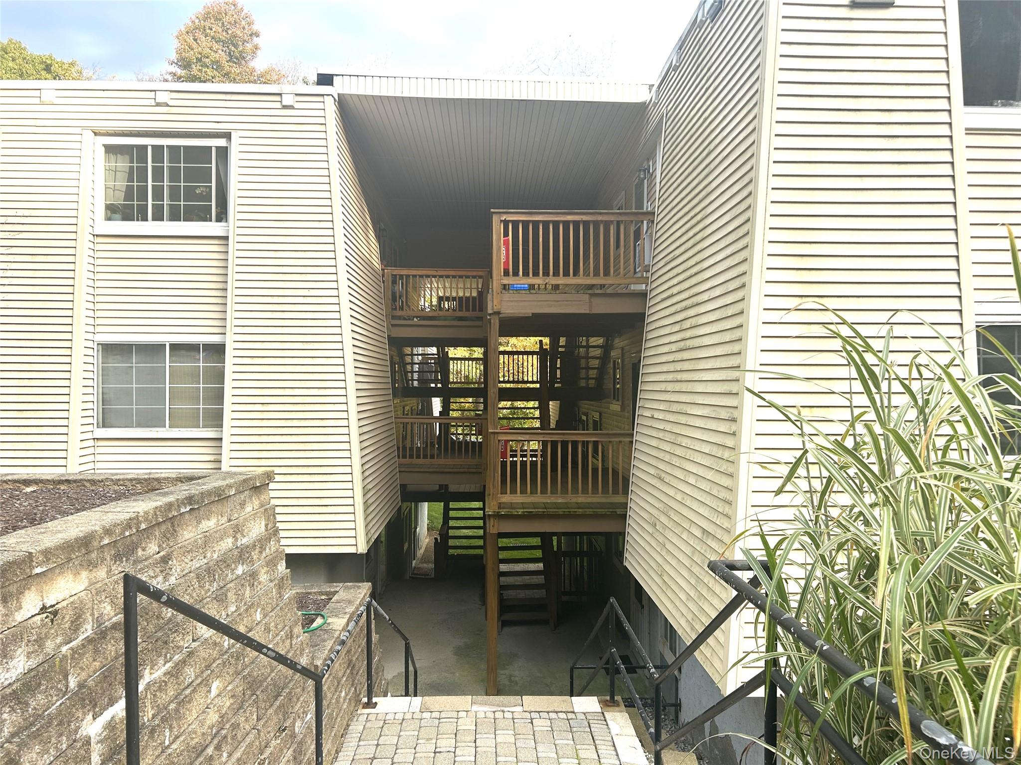 417 Fox Run Lane, Carmel, NY 10512