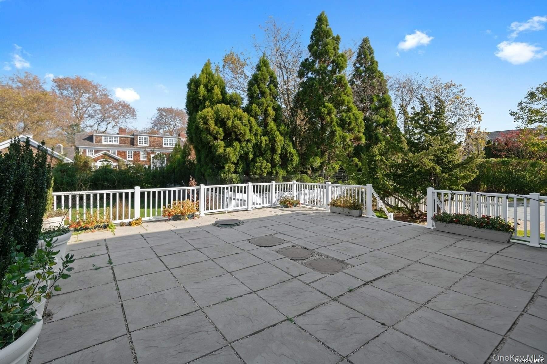 77 Library Avenue, Westhampton Beach, NY 11978