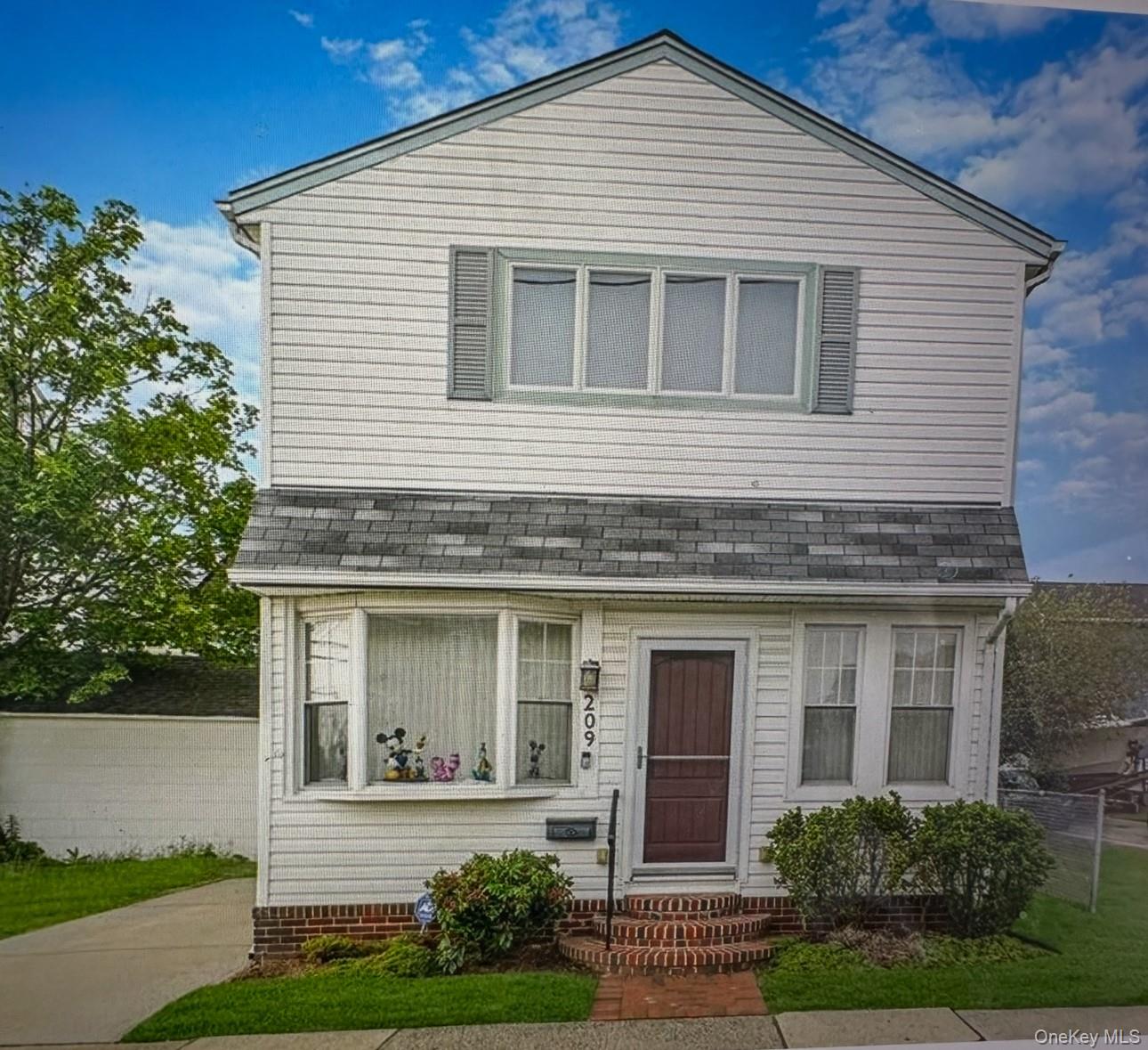 209 Rhame Avenue, East Rockaway, NY 11518