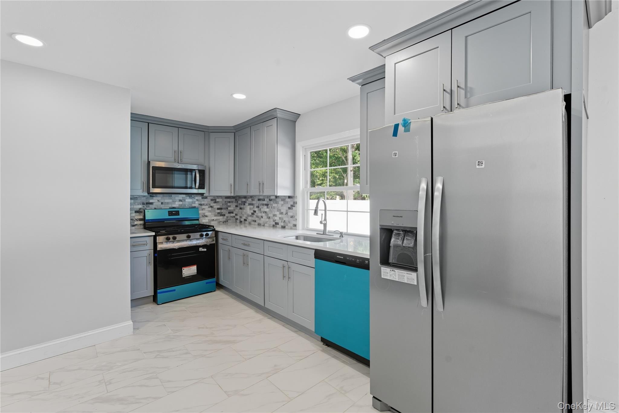 87 Bellwood Avenue, South Setauket, NY 11720