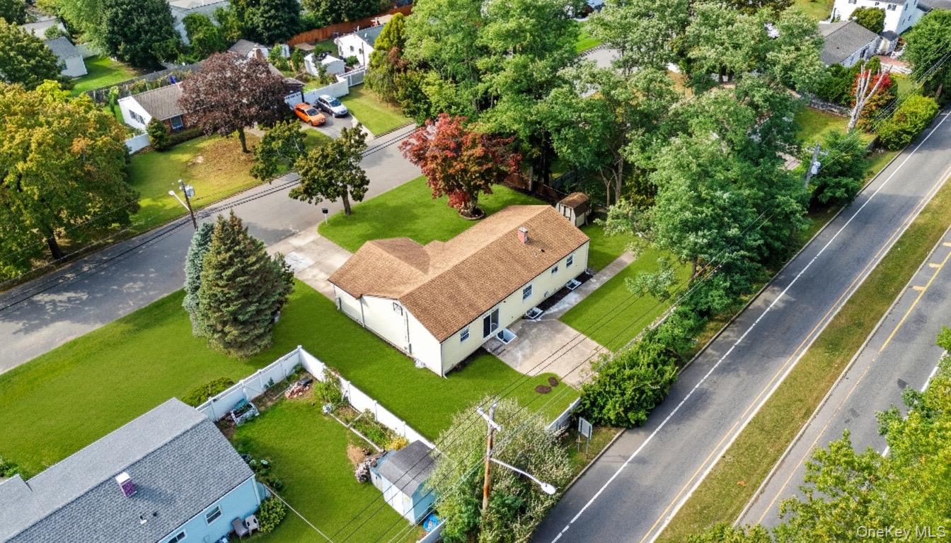 87 Bellwood Avenue, South Setauket, NY 11720