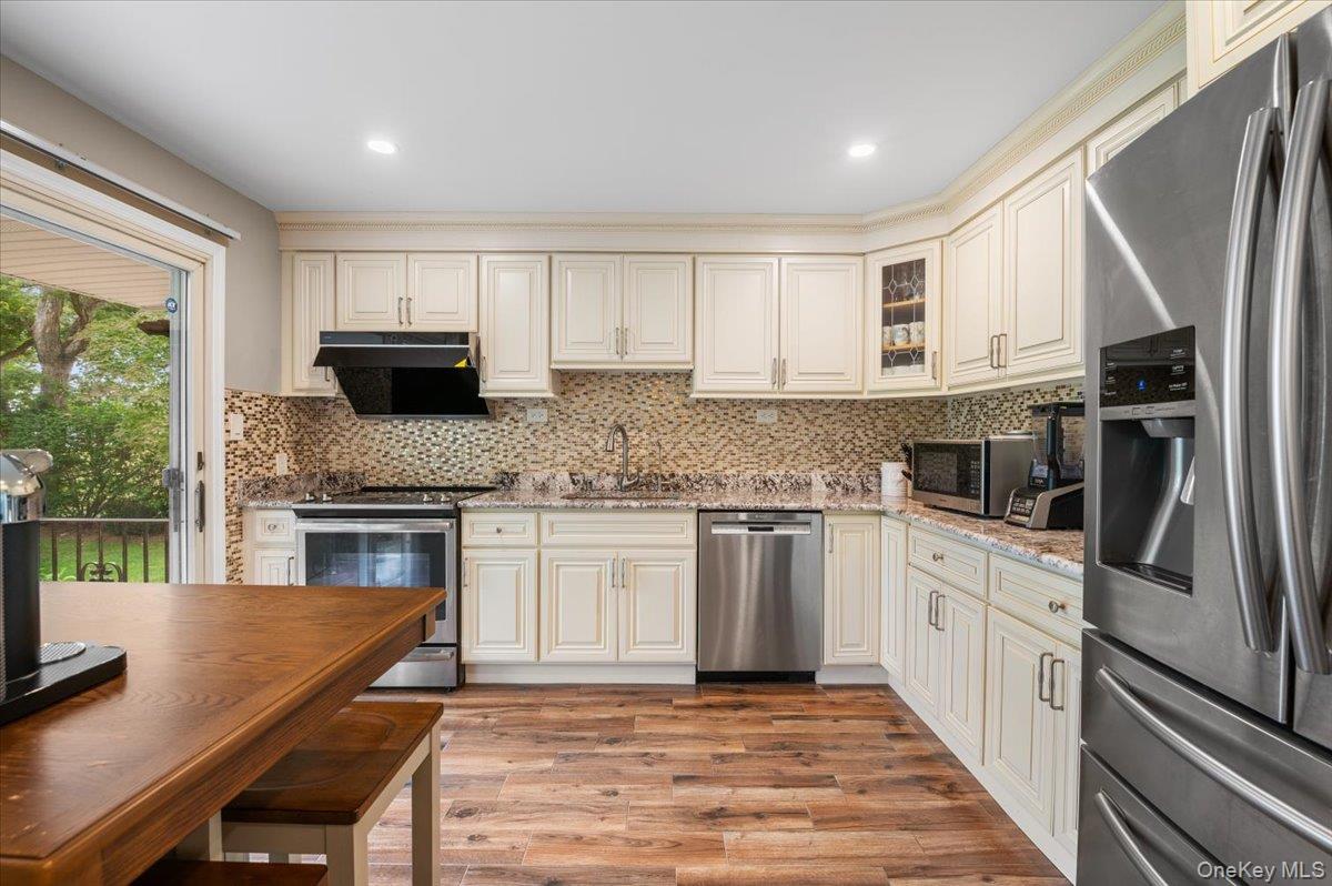 21 Mellow Lane, Jericho, NY 11753